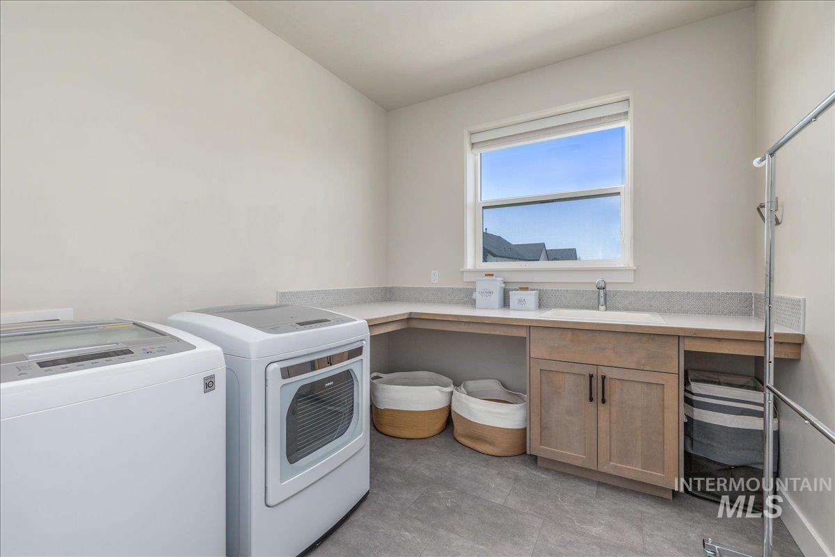 5562 S Zaivcla Ave., Meridian, Idaho 83642, 4 Bedrooms, 4 Bathrooms, Residential For Sale, Price $819,900, 98993459