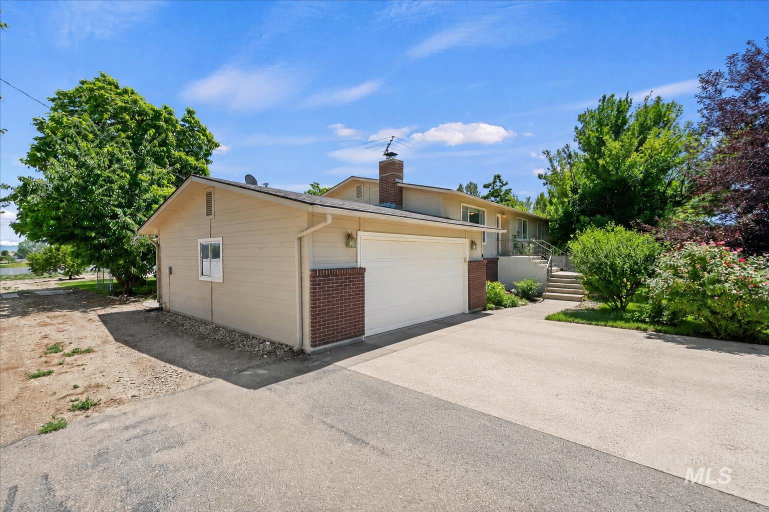 25150 Geri Lane, Caldwell, Idaho 83607, 5 Bedrooms, 3 Bathrooms, Residential For Sale, Price $679,900,MLS 98993462