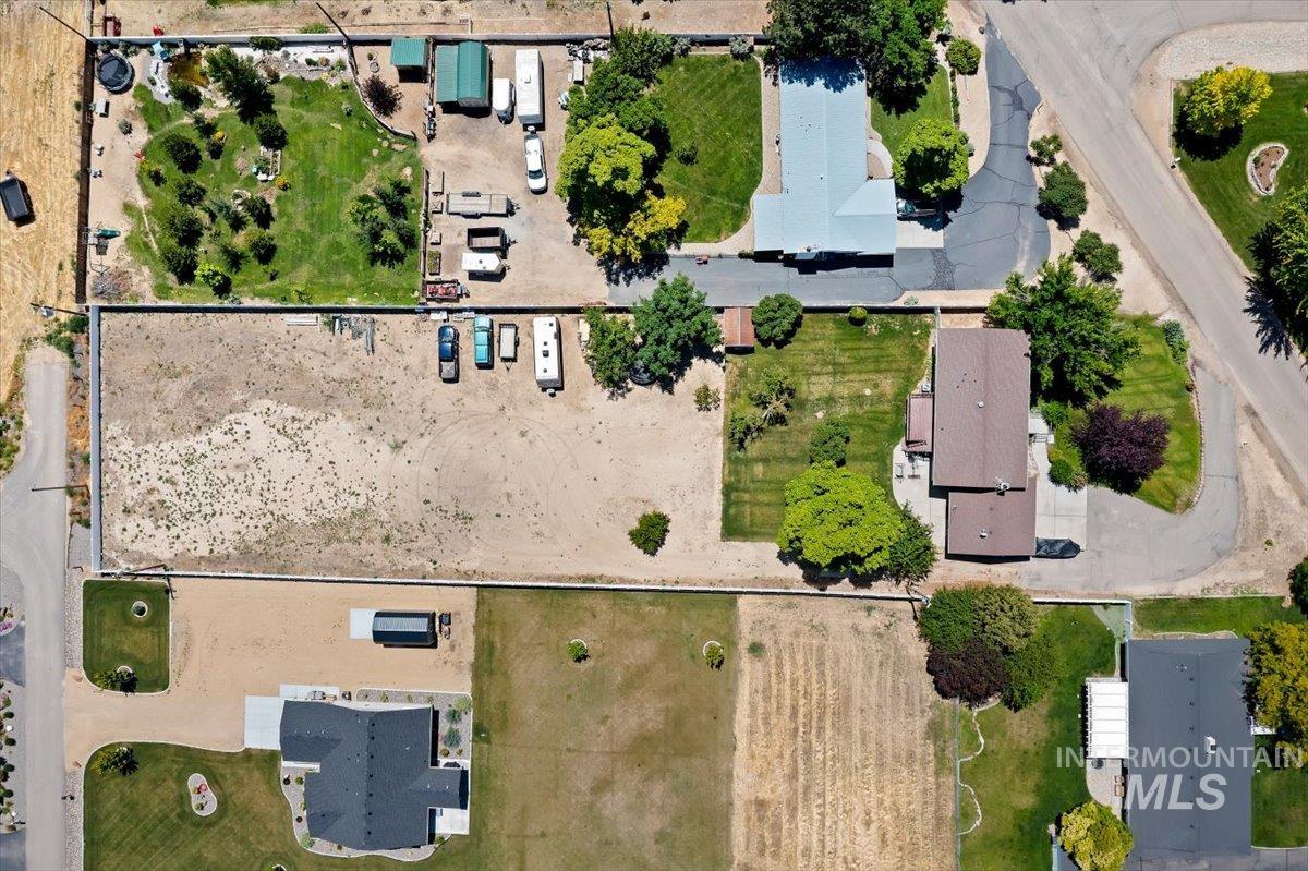 25150 Geri Lane, Caldwell, Idaho 83607, 5 Bedrooms, 3 Bathrooms, Residential For Sale, Price $679,900,MLS 98993462