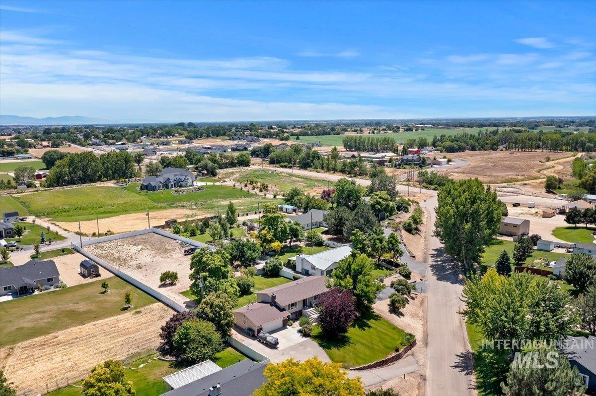 25150 Geri Lane, Caldwell, Idaho 83607, 5 Bedrooms, 3 Bathrooms, Residential For Sale, Price $679,900,MLS 98993462