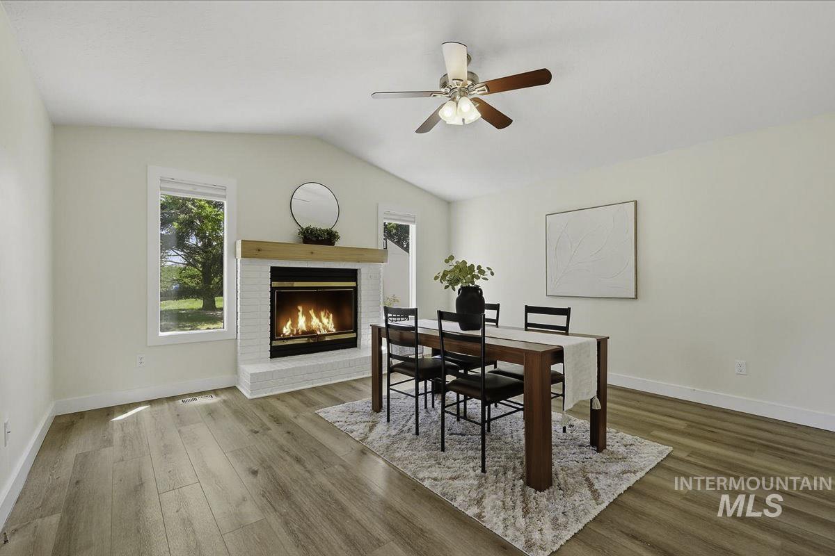 1579 E. Oakridge, Boise, Idaho 83716, 3 Bedrooms, 2 Bathrooms, Residential For Sale, Price $519,000,MLS 98993466