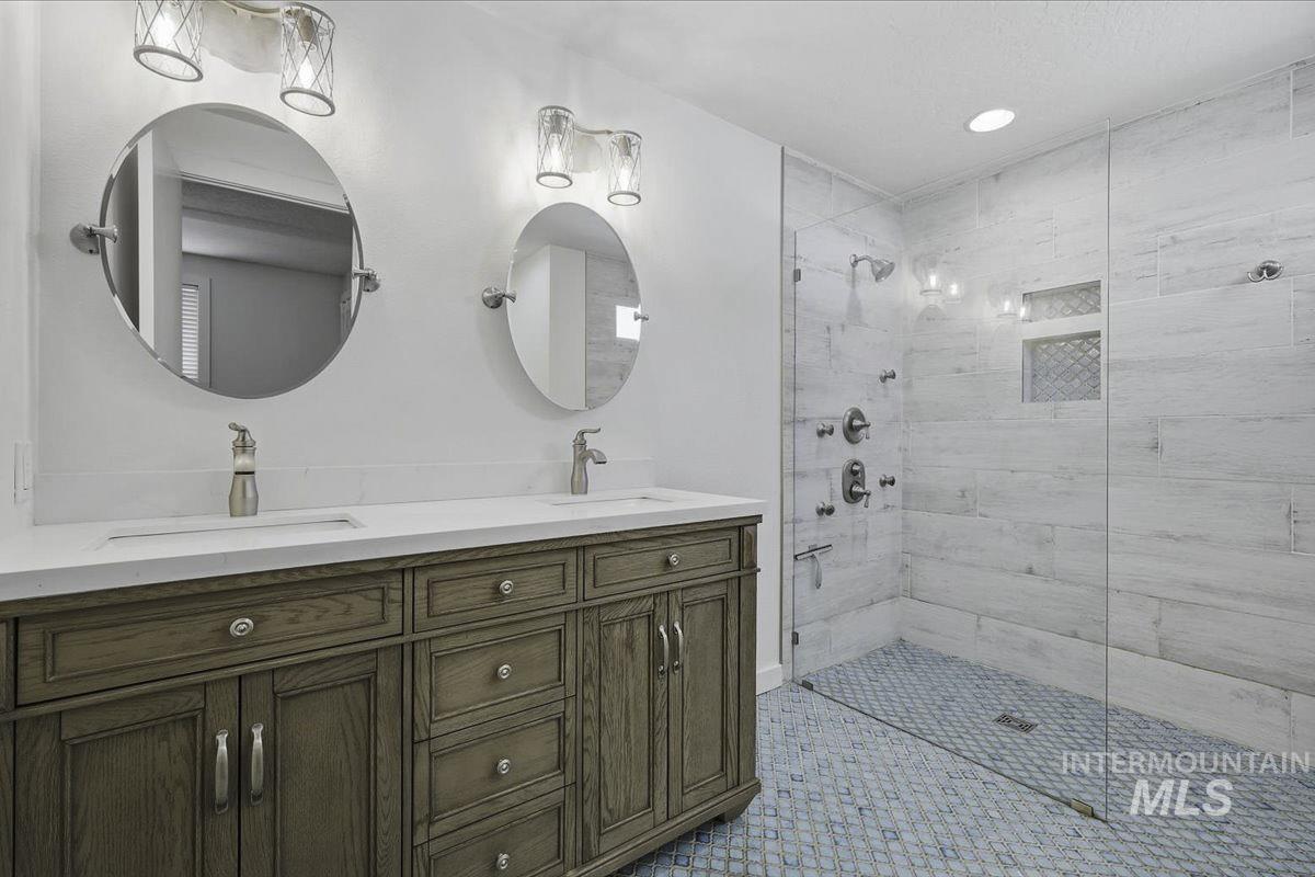 1579 E. Oakridge, Boise, Idaho 83716, 3 Bedrooms, 2 Bathrooms, Residential For Sale, Price $519,000,MLS 98993466