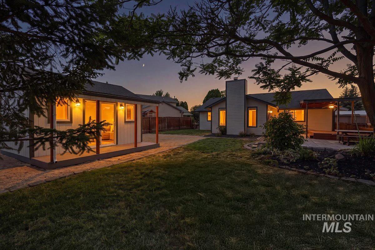 1579 E. Oakridge, Boise, Idaho 83716, 3 Bedrooms, 2 Bathrooms, Residential For Sale, Price $519,000,MLS 98993466