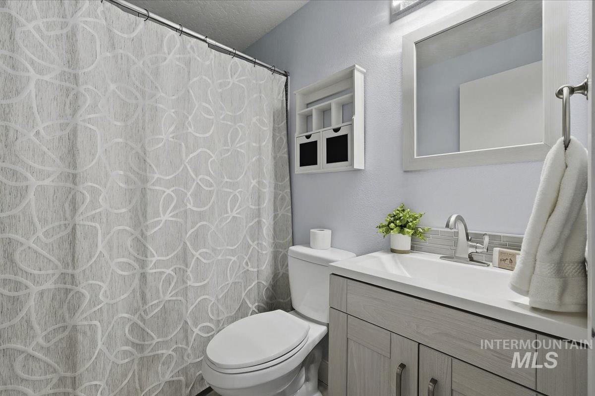 1579 E. Oakridge, Boise, Idaho 83716, 3 Bedrooms, 2 Bathrooms, Residential For Sale, Price $519,000,MLS 98993466