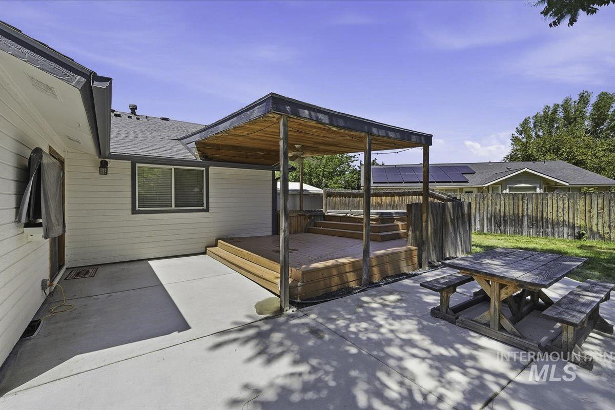 1579 E. Oakridge, Boise, Idaho 83716, 3 Bedrooms, 2 Bathrooms, Residential For Sale, Price $519,000,MLS 98993466