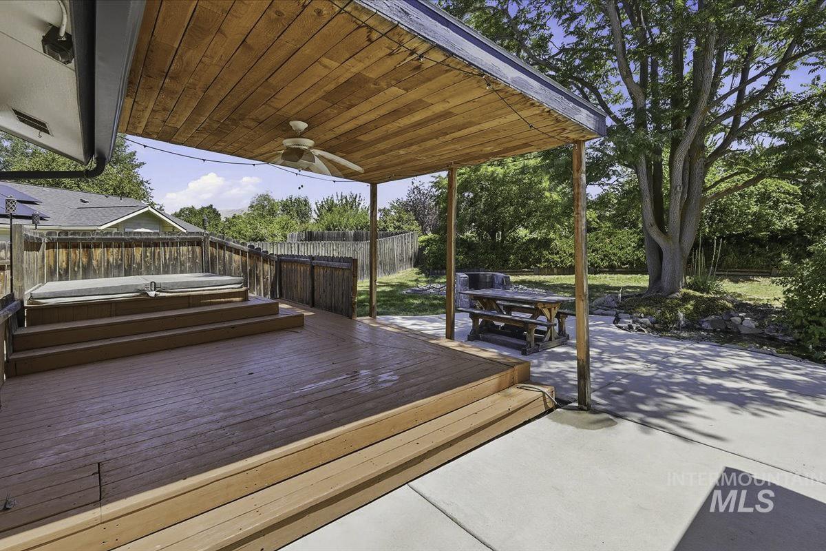 1579 E. Oakridge, Boise, Idaho 83716, 3 Bedrooms, 2 Bathrooms, Residential For Sale, Price $519,000,MLS 98993466