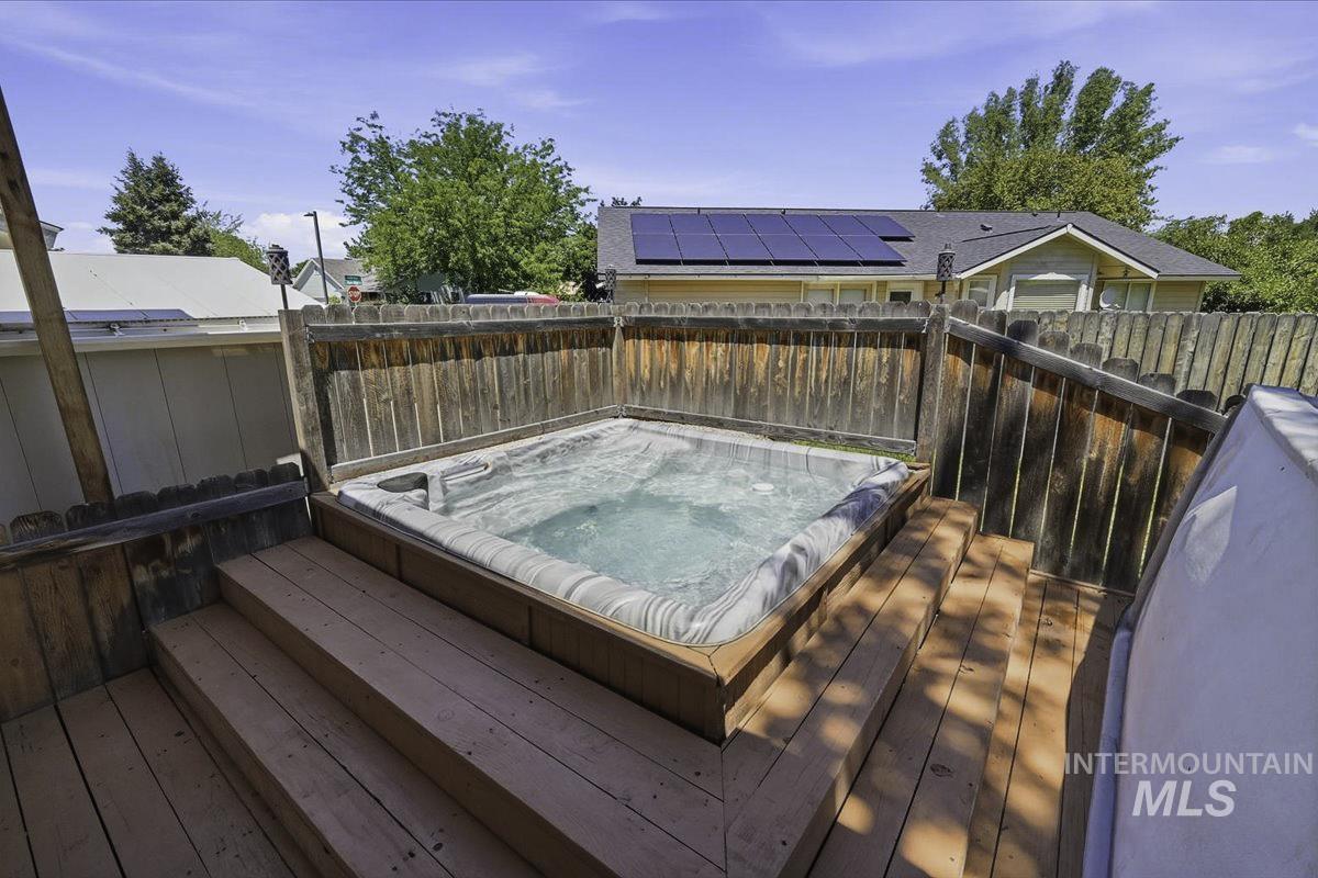 1579 E. Oakridge, Boise, Idaho 83716, 3 Bedrooms, 2 Bathrooms, Residential For Sale, Price $519,000,MLS 98993466