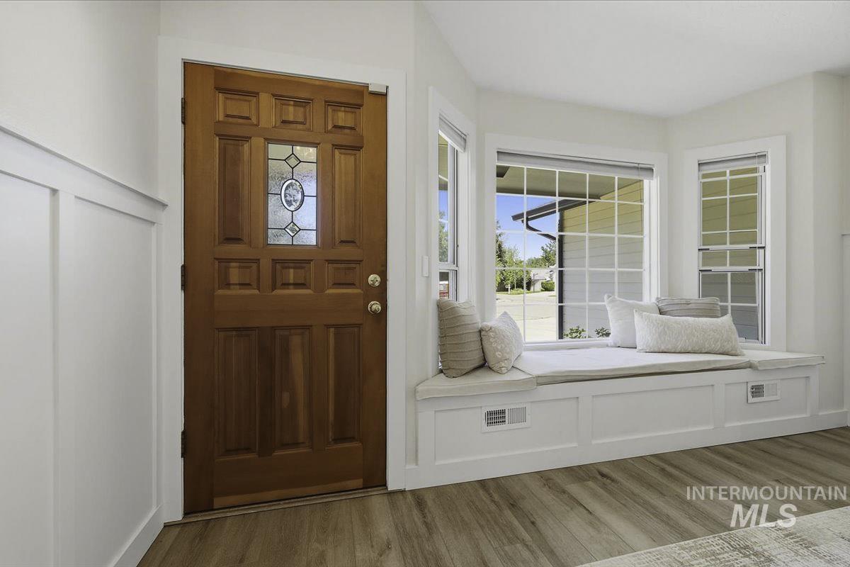 1579 E. Oakridge, Boise, Idaho 83716, 3 Bedrooms, 2 Bathrooms, Residential For Sale, Price $519,000,MLS 98993466