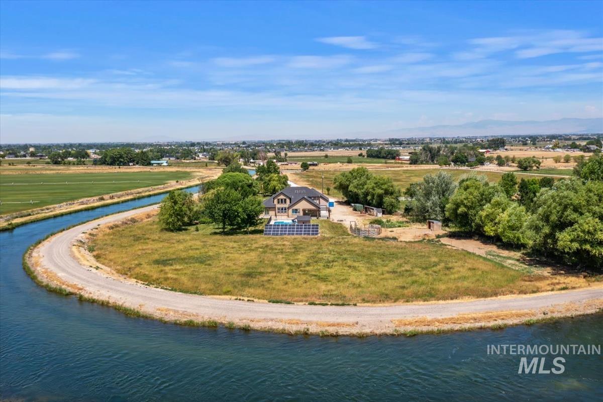 2324 S Kaesemeyer Ln, Kuna, Idaho 83634, 4 Bedrooms, 2.5 Bathrooms, Residential For Sale, Price $1,500,000, 98993467