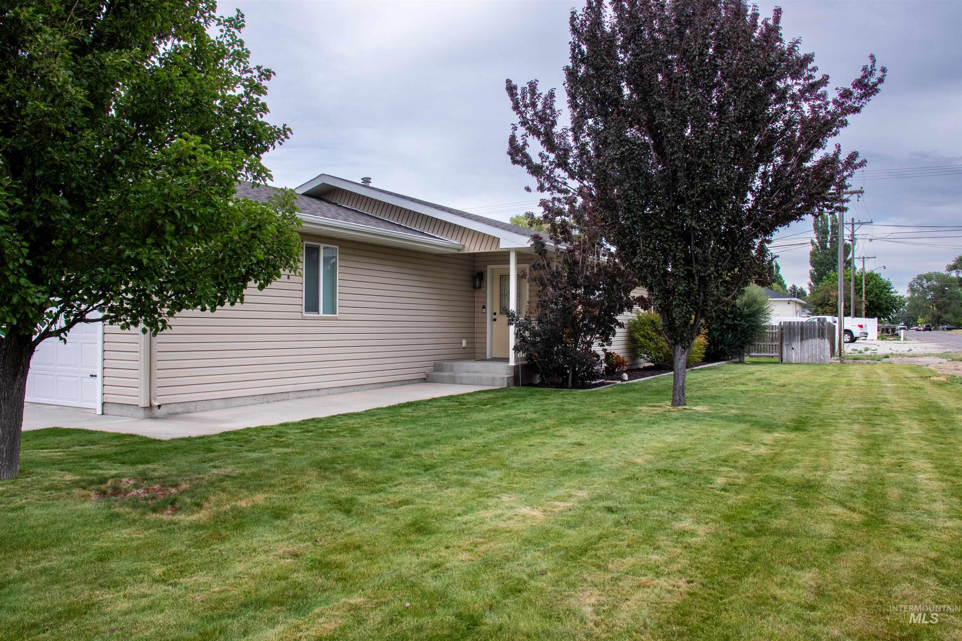 2000 M Street, Heyburn, Idaho 83336, 3 Bedrooms, 2 Bathrooms, Residential For Sale, Price $334,900,MLS 98993468
