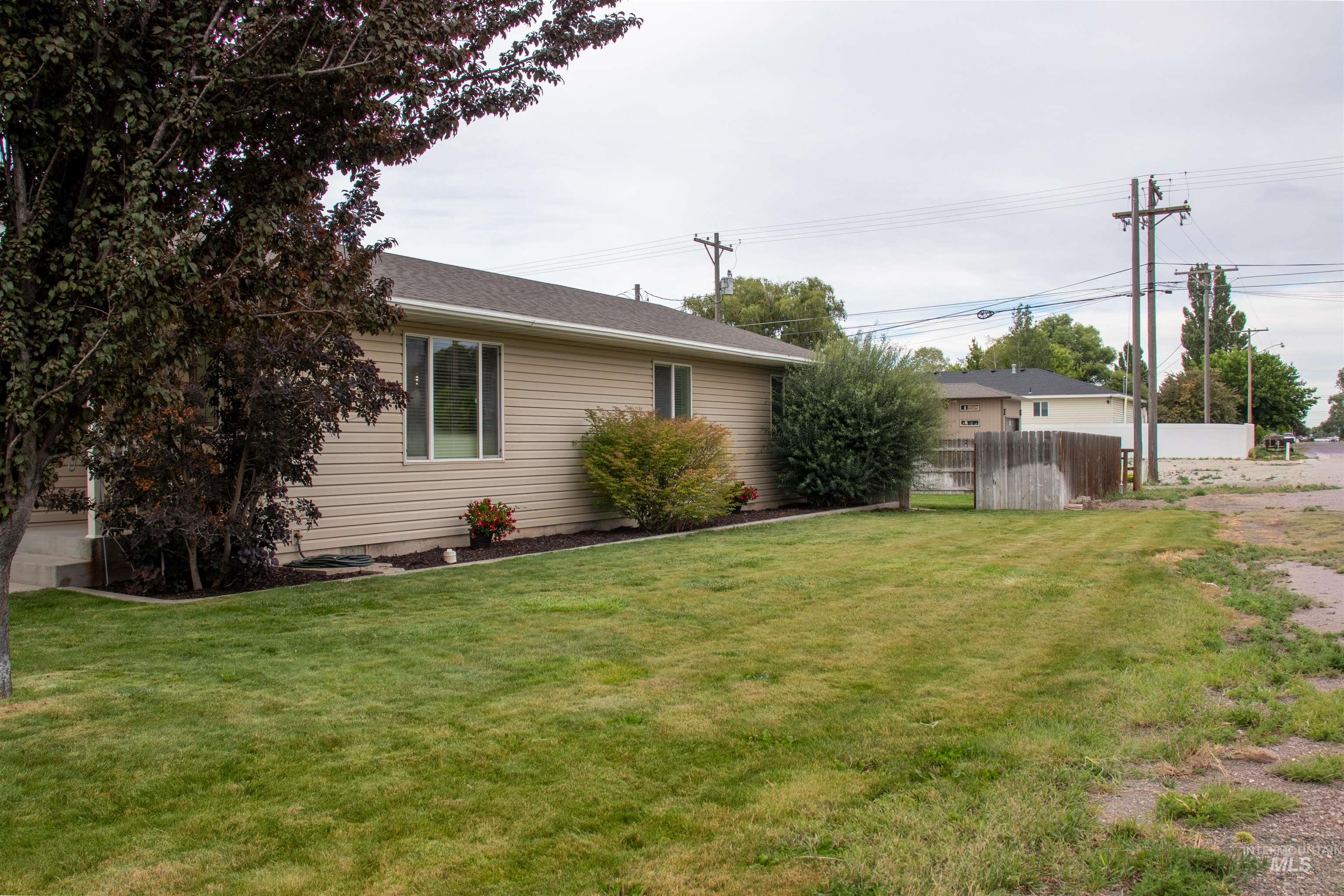 2000 M Street, Heyburn, Idaho 83336, 3 Bedrooms, 2 Bathrooms, Residential For Sale, Price $334,900,MLS 98993468