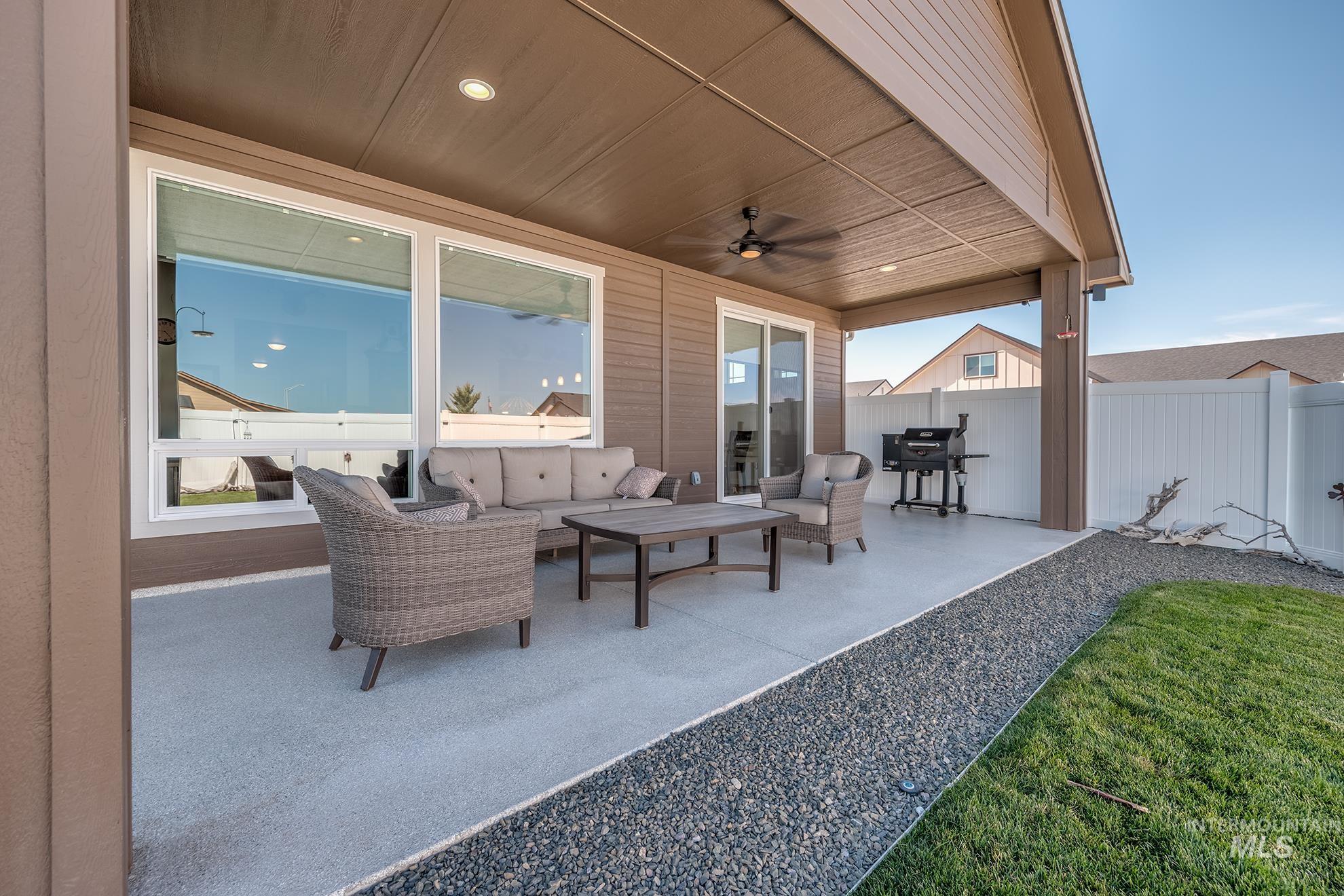 760 Sawgrass Court, Payette, Idaho 83661, 3 Bedrooms, 2 Bathrooms, Residential For Sale, Price $520,000,MLS 98993469