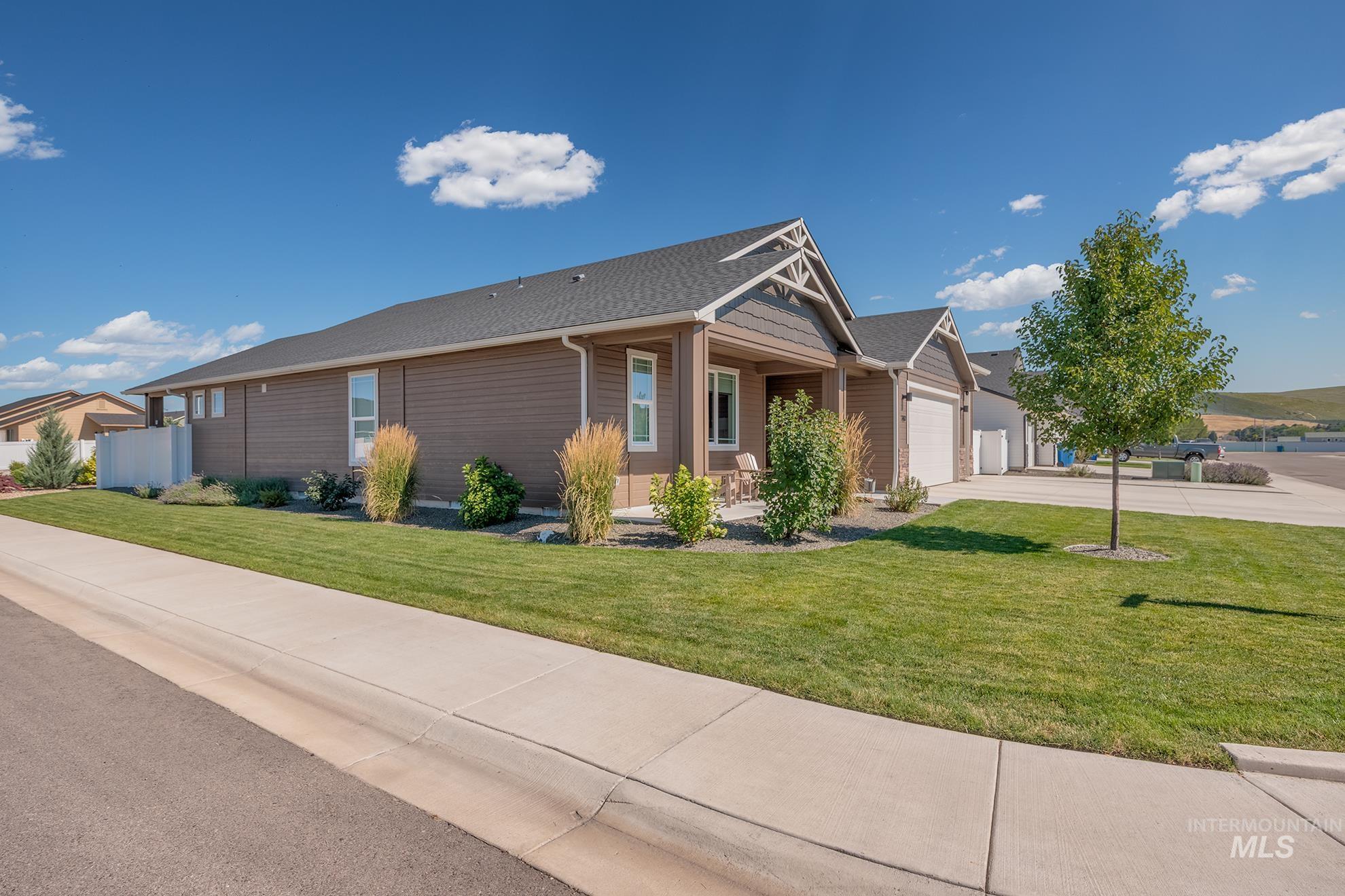 760 Sawgrass Court, Payette, Idaho 83661, 3 Bedrooms, 2 Bathrooms, Residential For Sale, Price $520,000,MLS 98993469
