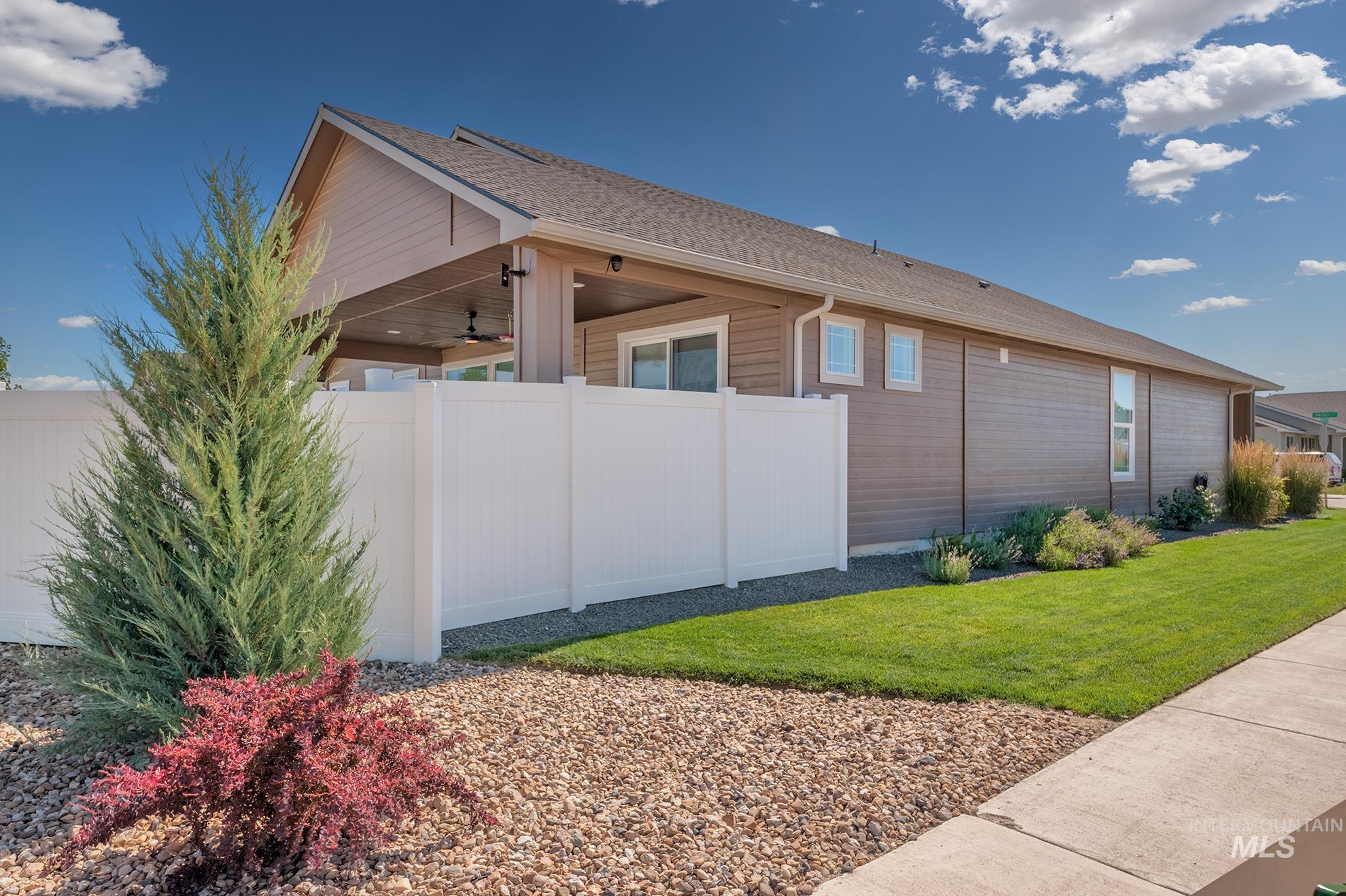 760 Sawgrass Court, Payette, Idaho 83661, 3 Bedrooms, 2 Bathrooms, Residential For Sale, Price $520,000,MLS 98993469