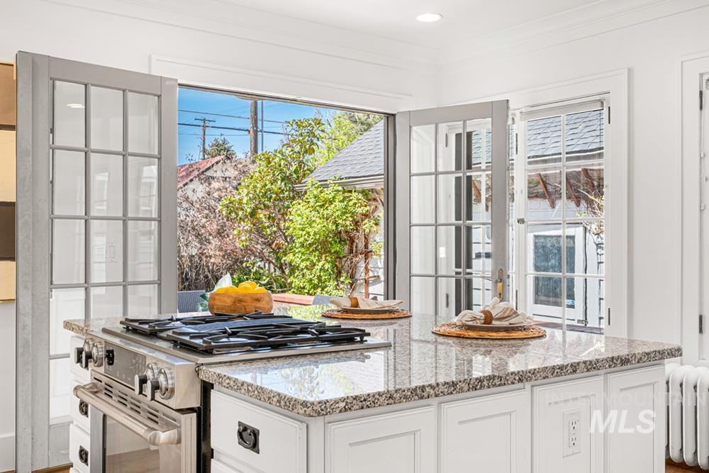 915 N 17th St, Boise, Idaho 83702, 4 Bedrooms, 3.5 Bathrooms, Residential For Sale, Price $1,549,000,MLS 98993472