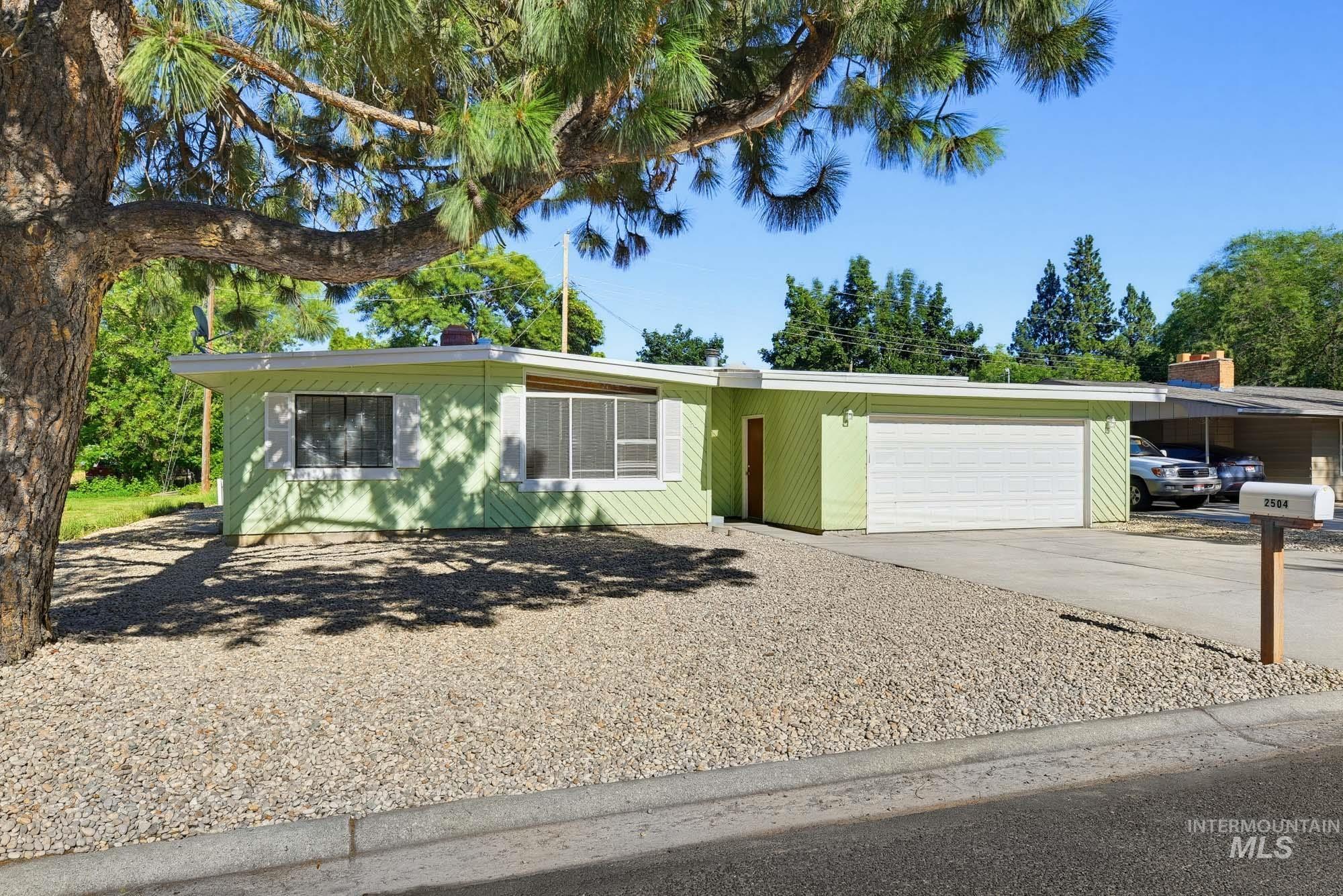 2504 S Annett St, Boise, Idaho 83705, 3 Bedrooms, 2 Bathrooms, Residential For Sale, Price $434,999, 98993473