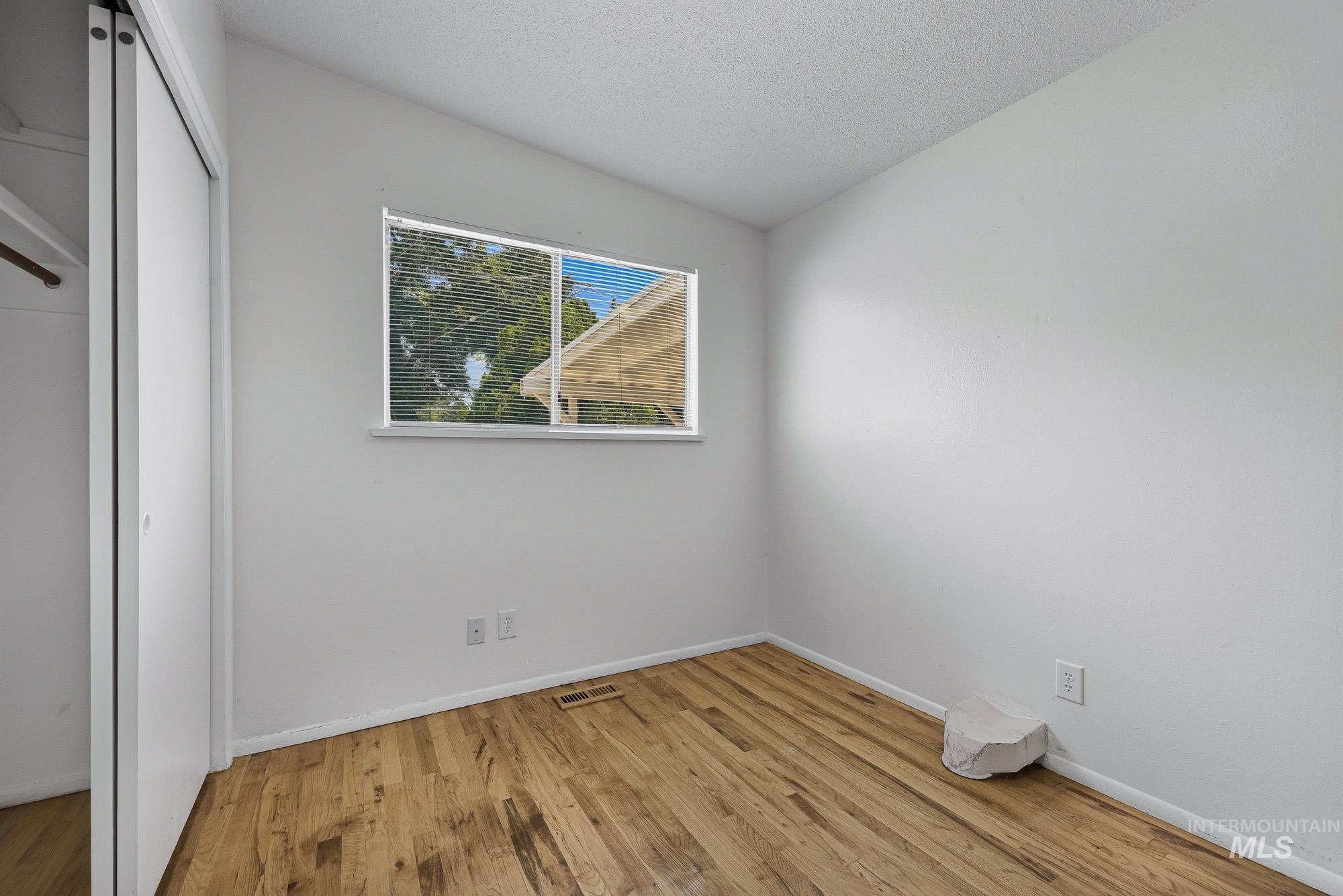 2504 S Annett St, Boise, Idaho 83705, 3 Bedrooms, 2 Bathrooms, Residential For Sale, Price $434,999, 98993473