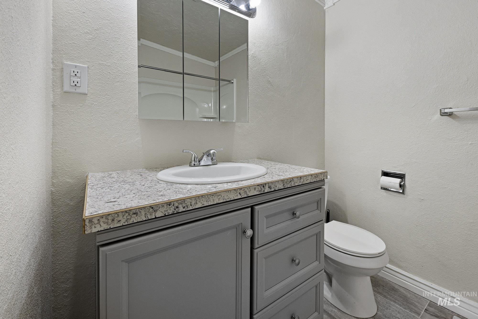 2504 S Annett St, Boise, Idaho 83705, 3 Bedrooms, 2 Bathrooms, Residential For Sale, Price $434,999, 98993473