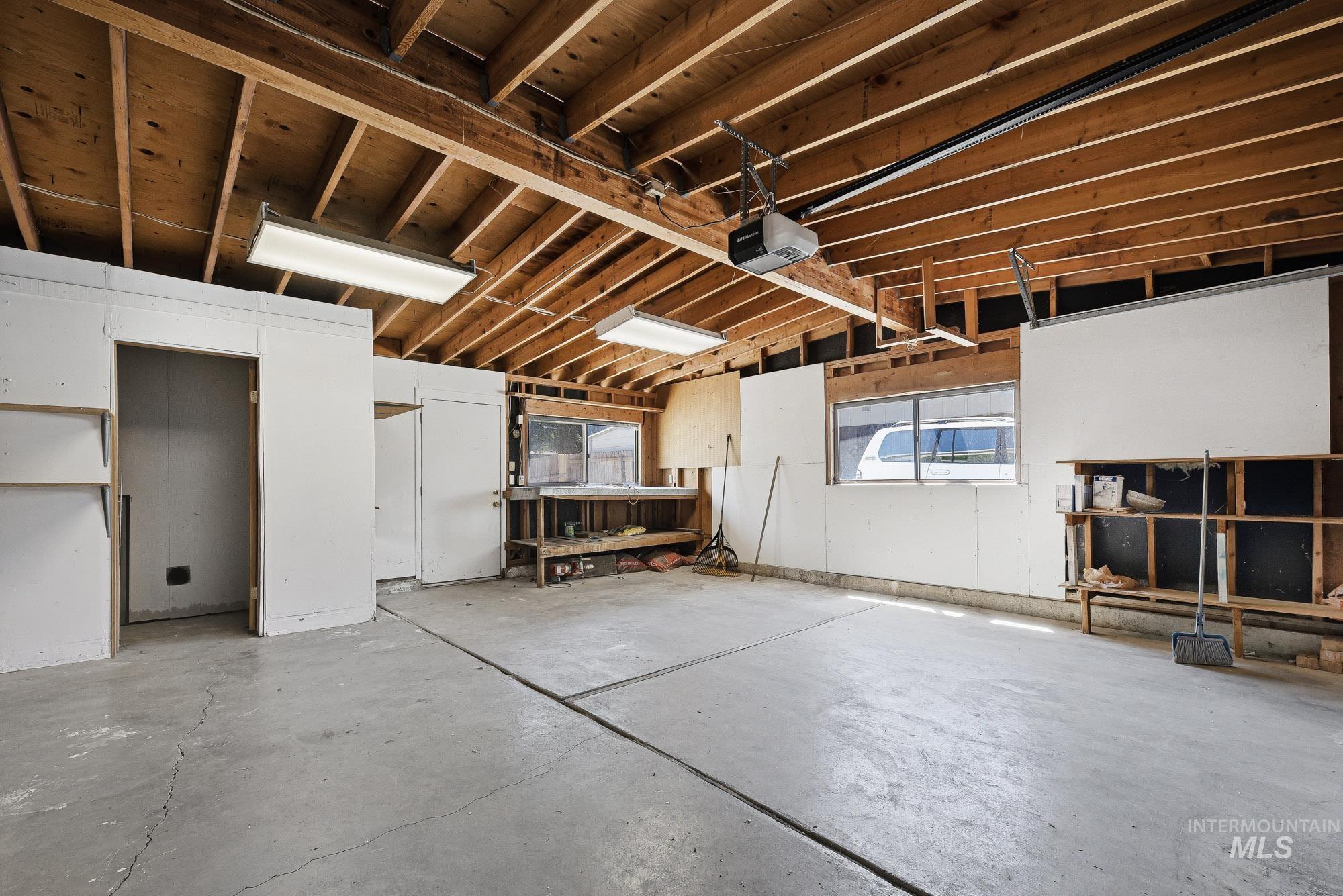 2504 S Annett St, Boise, Idaho 83705, 3 Bedrooms, 2 Bathrooms, Residential For Sale, Price $434,999, 98993473