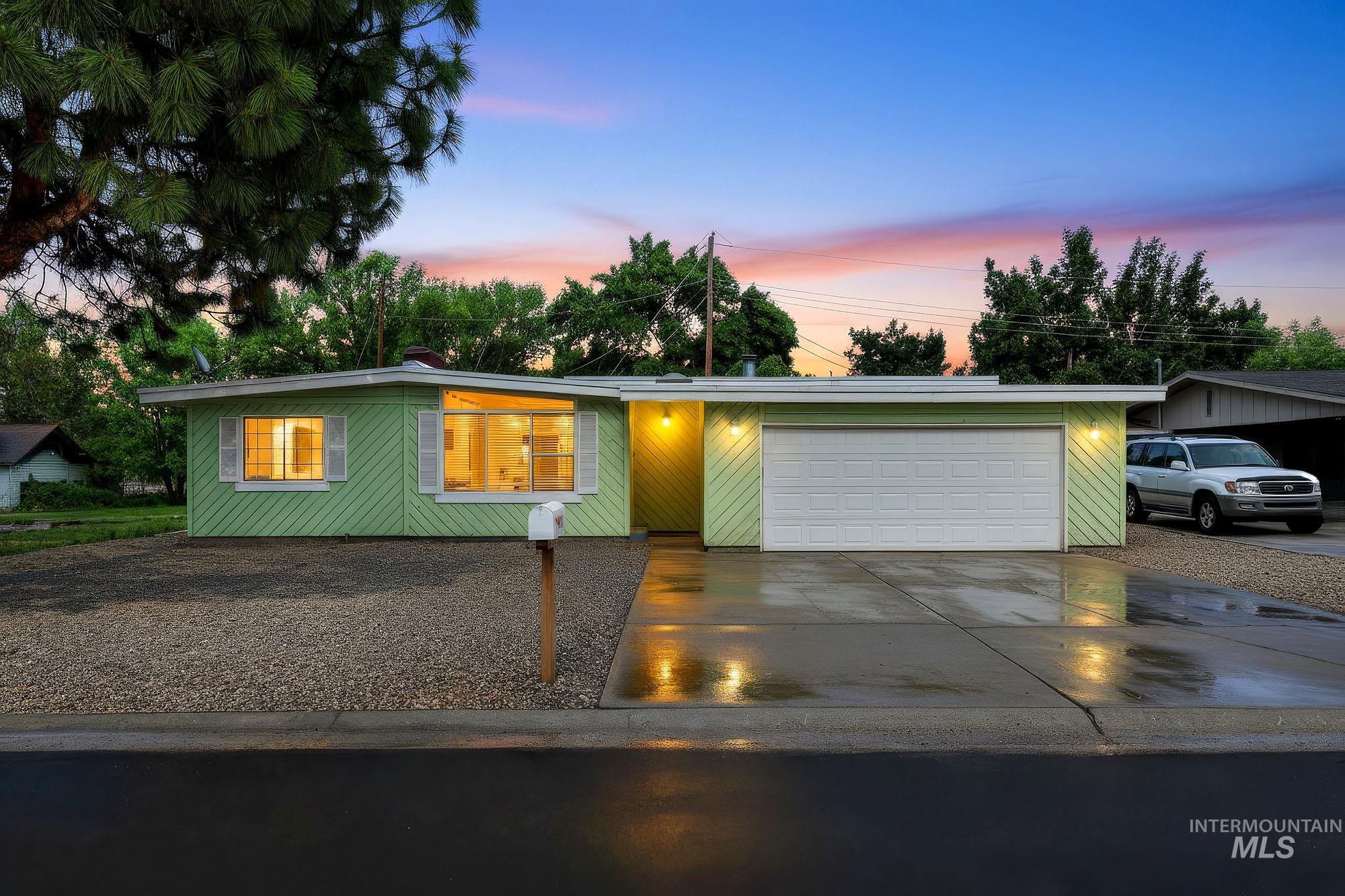 2504 S Annett St, Boise, Idaho 83705, 3 Bedrooms, 2 Bathrooms, Residential For Sale, Price $434,999, 98993473