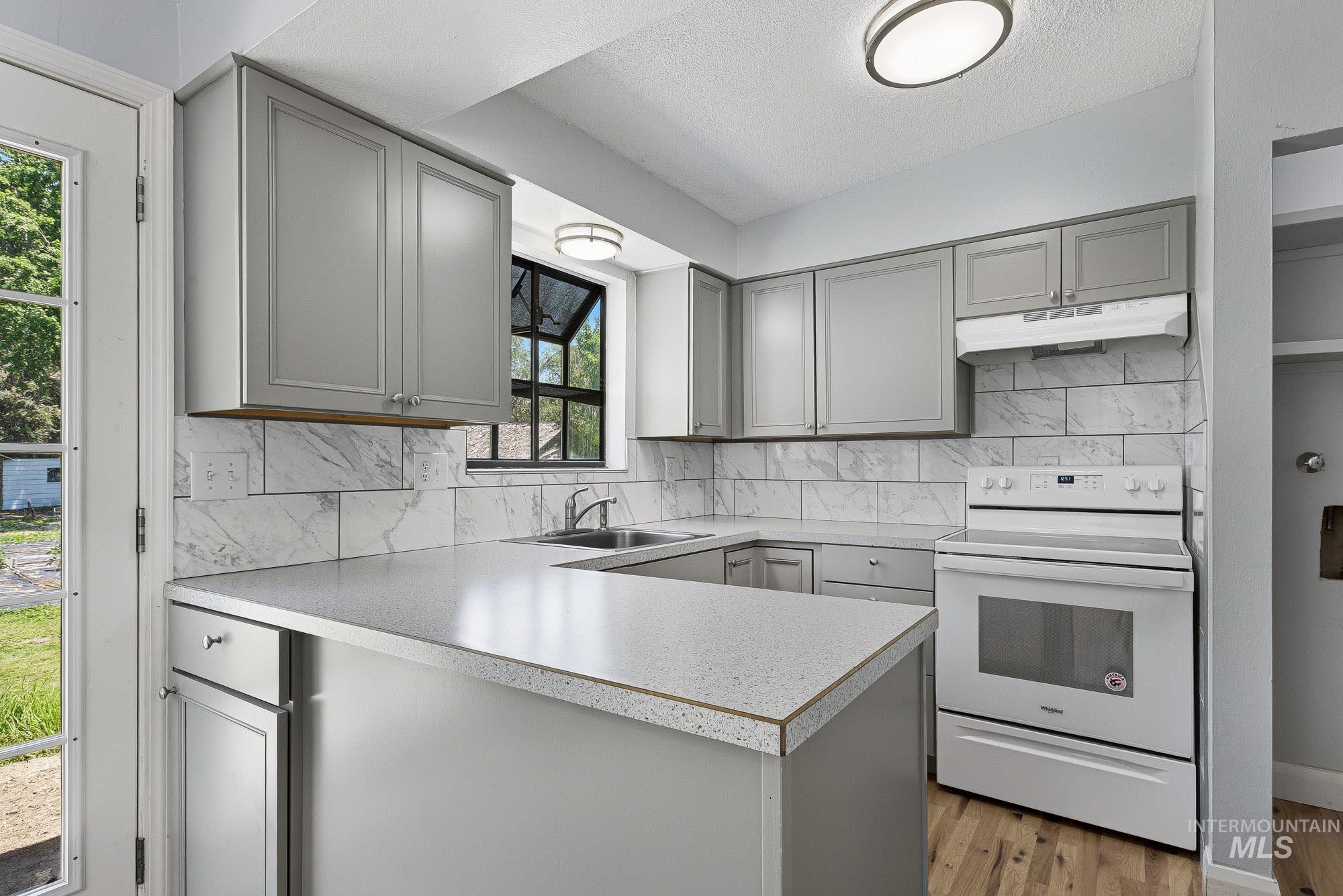 2504 S Annett St, Boise, Idaho 83705, 3 Bedrooms, 2 Bathrooms, Residential For Sale, Price $434,999, 98993473