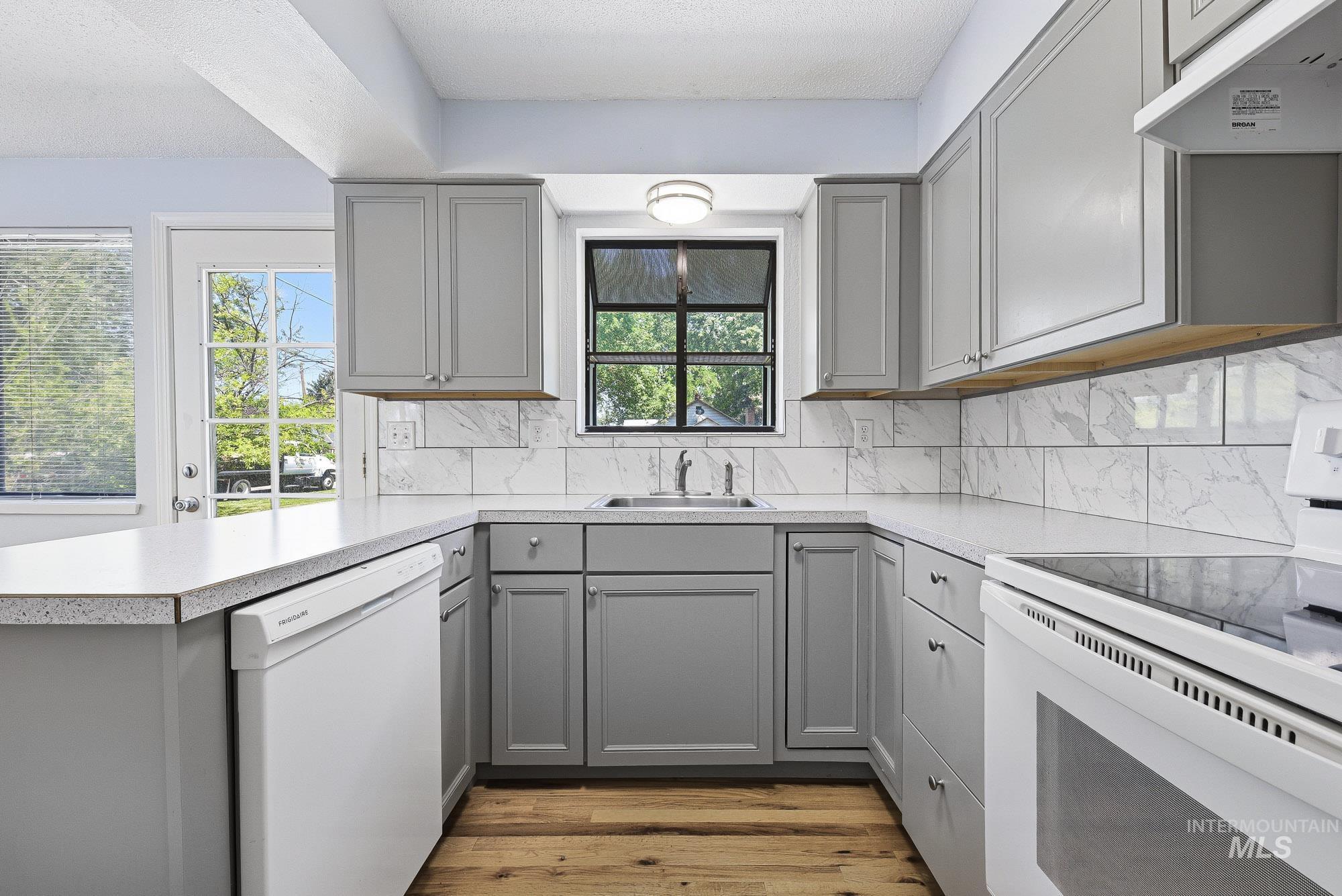 2504 S Annett St, Boise, Idaho 83705, 3 Bedrooms, 2 Bathrooms, Residential For Sale, Price $434,999, 98993473