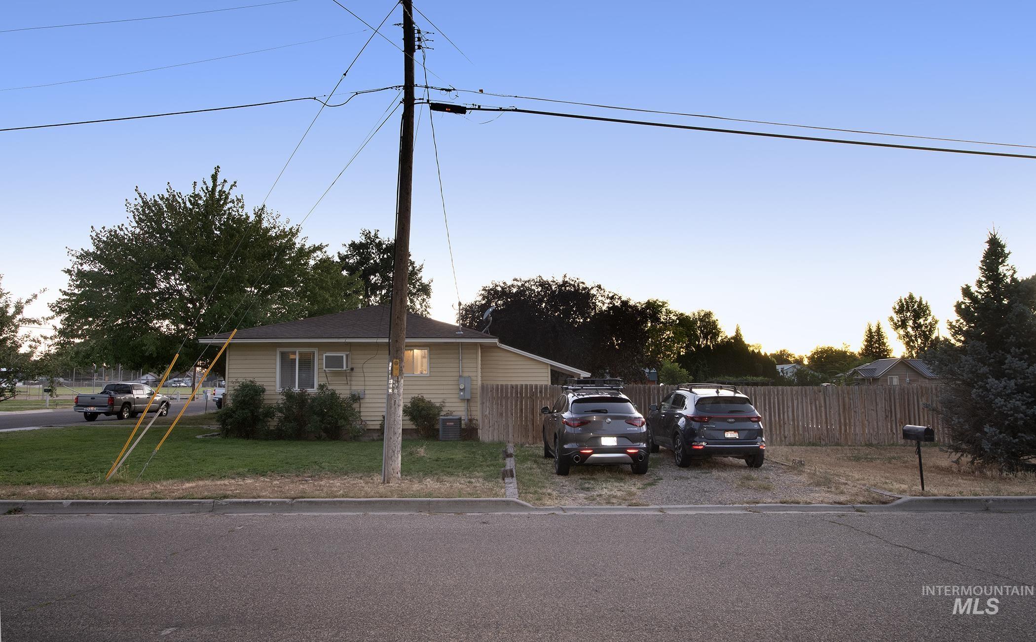 337 7Th Ave N, Payette, Oregon 83661, 3 Bedrooms, 1 Bathroom, Residential For Sale, Price $299,000,MLS 98993476