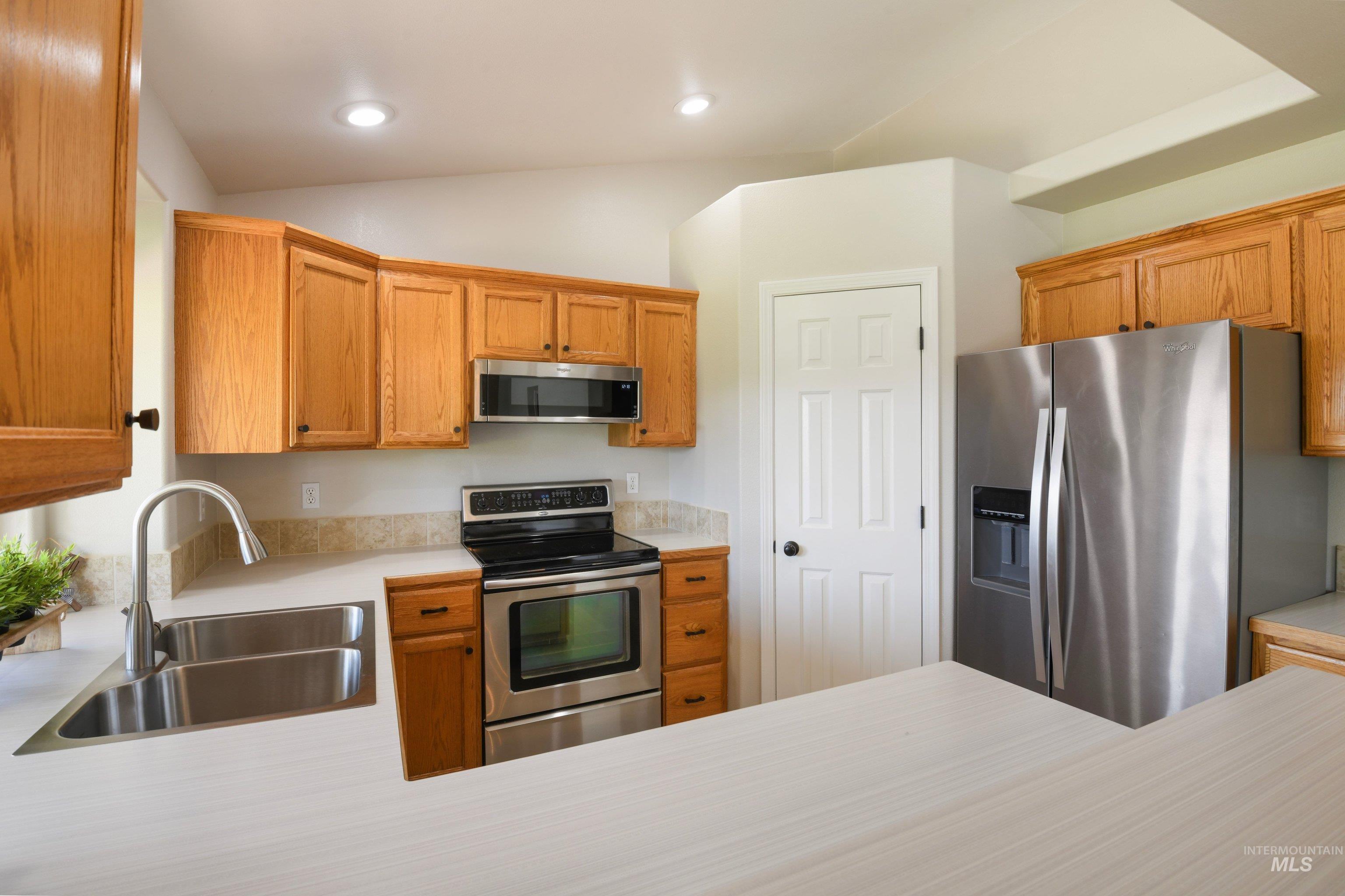 5162 N Rothmans Ave, Boise, Idaho 83713, 3 Bedrooms, 2.5 Bathrooms, Residential For Sale, Price $455,900, 98993477