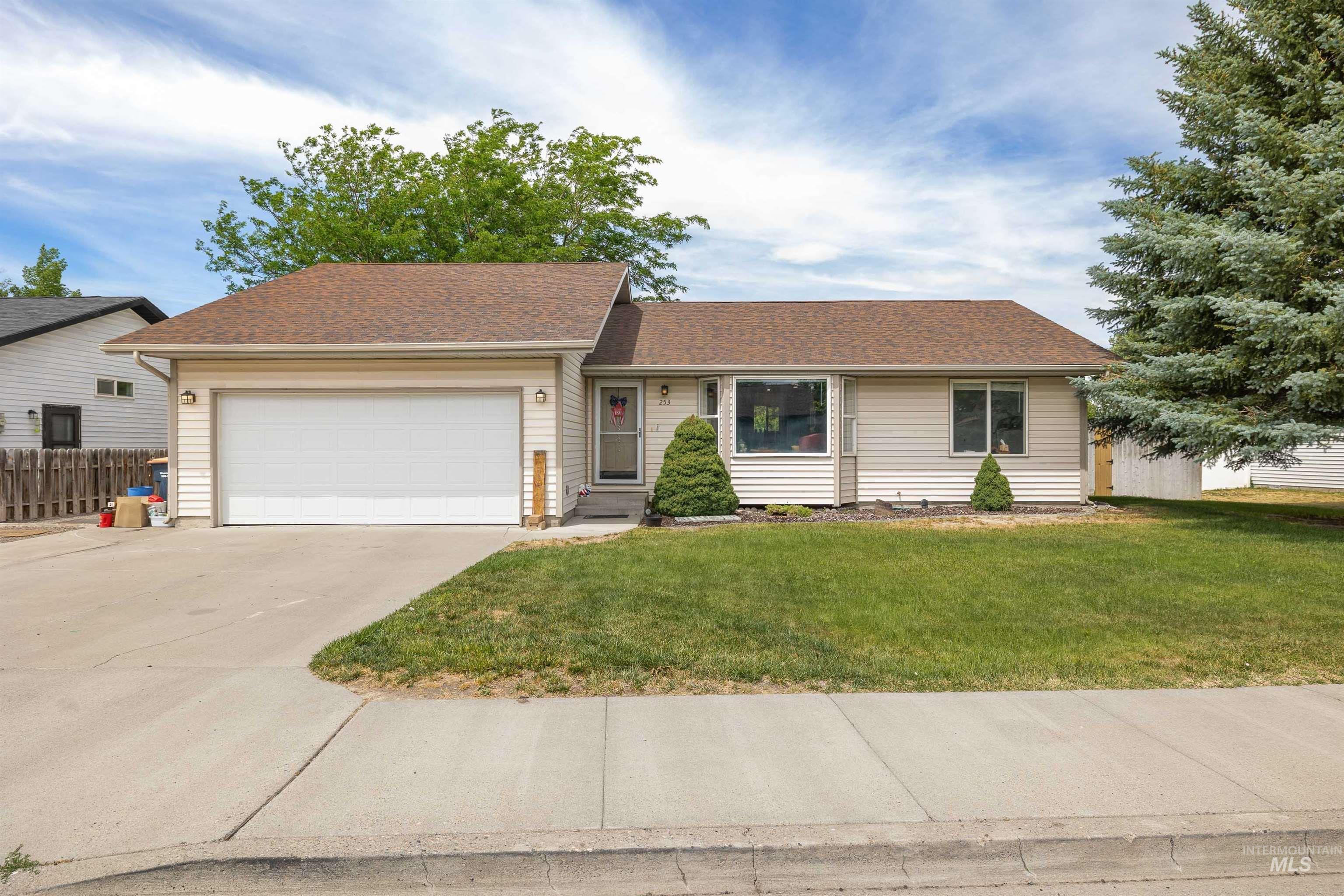 253 Coronado Ave, Twin Falls, Idaho 83301, 3 Bedrooms, 2 Bathrooms, Residential For Sale, Price $389,000, 98993478