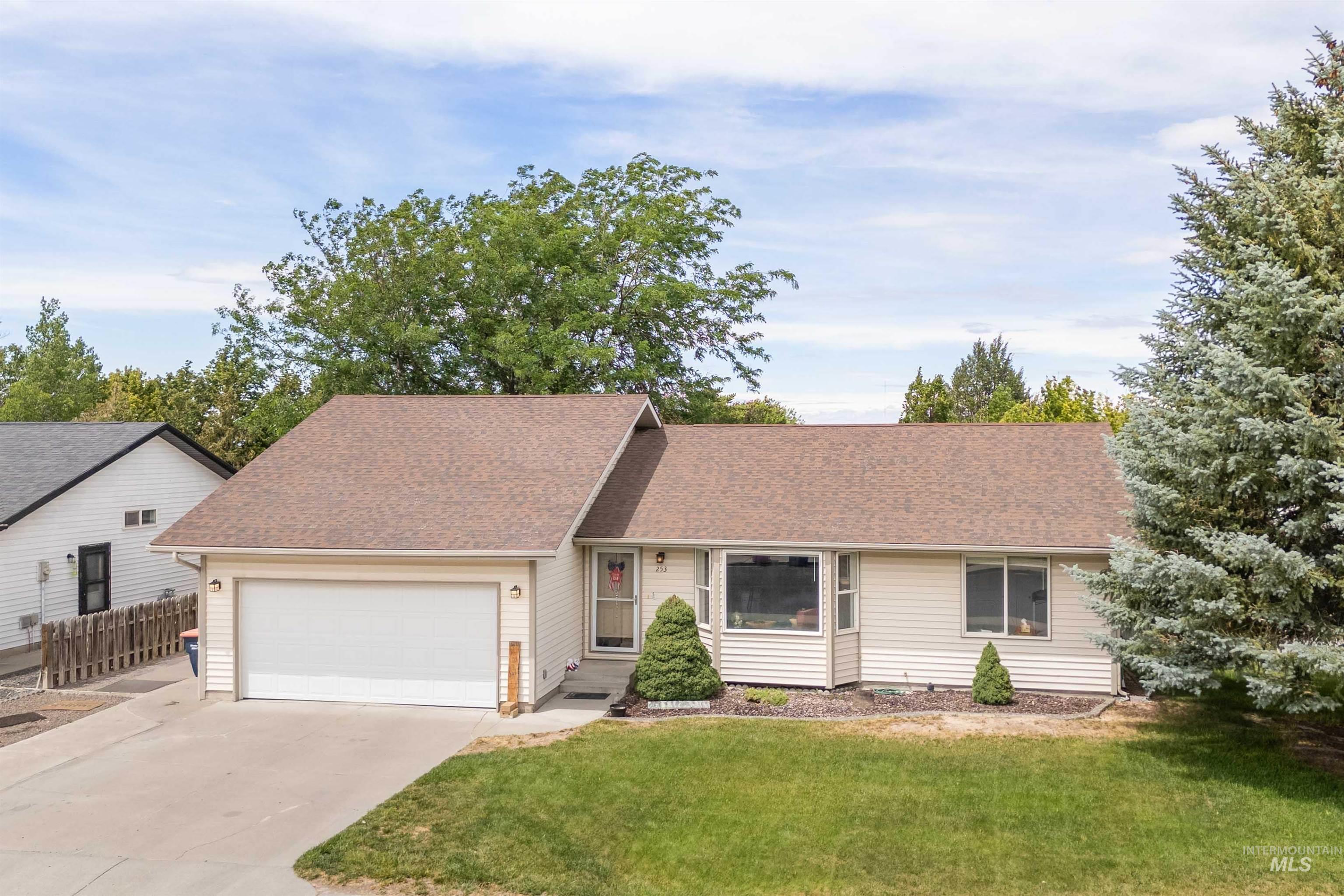253 Coronado Ave, Twin Falls, Idaho 83301, 3 Bedrooms, 2 Bathrooms, Residential For Sale, Price $389,000, 98993478