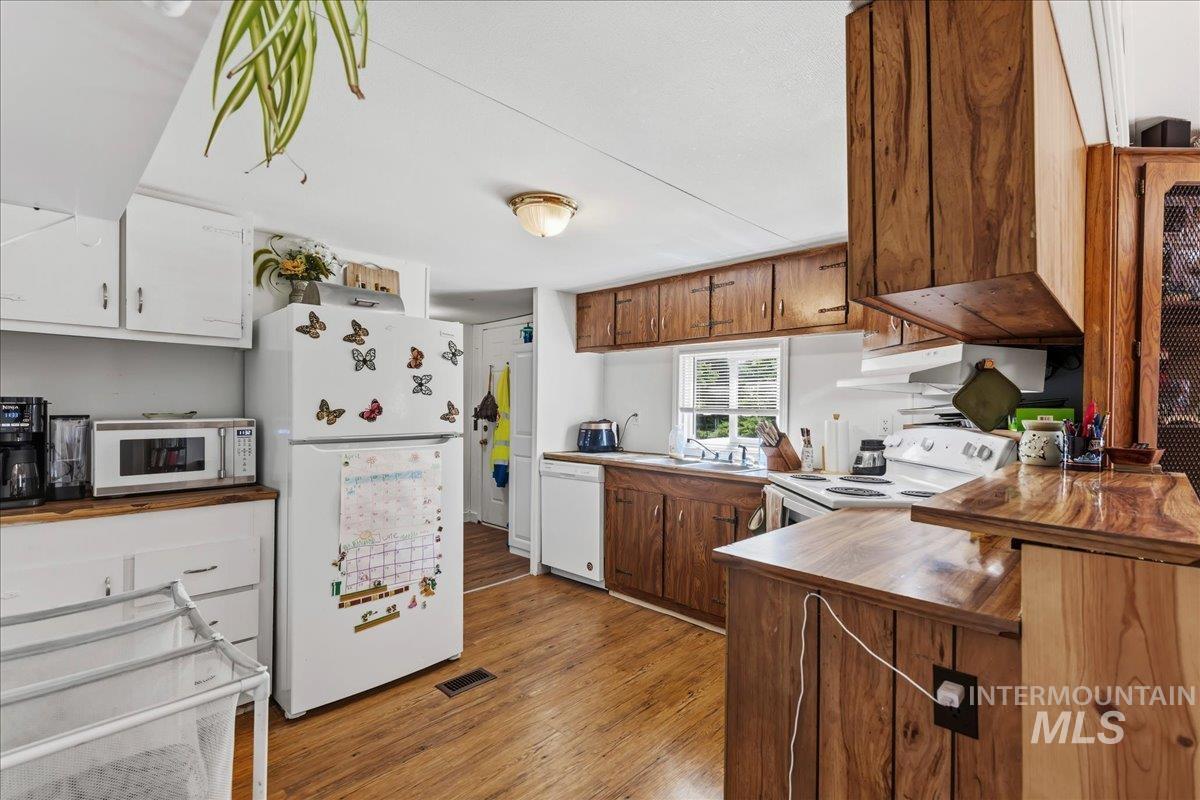 302 41st, Garden City, Idaho 83714, 3 Bedrooms, 2 Bathrooms, Residential For Sale, Price $110,000,MLS 98993480