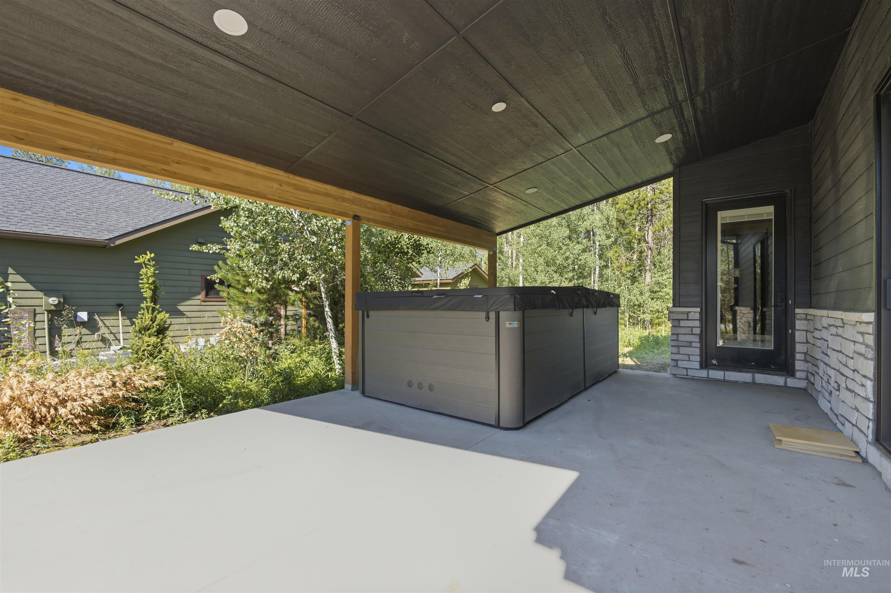 13120 Crane Shore Dr, Donnelly, Idaho 83615, 4 Bedrooms, 3.5 Bathrooms, Residential For Sale, Price $1,125,000,MLS 98993488