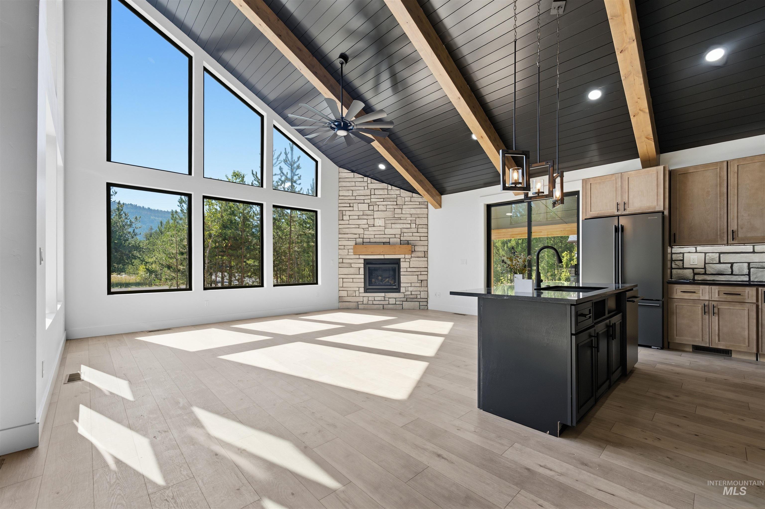 13120 Crane Shore Dr, Donnelly, Idaho 83615, 4 Bedrooms, 3.5 Bathrooms, Residential For Sale, Price $1,125,000,MLS 98993488
