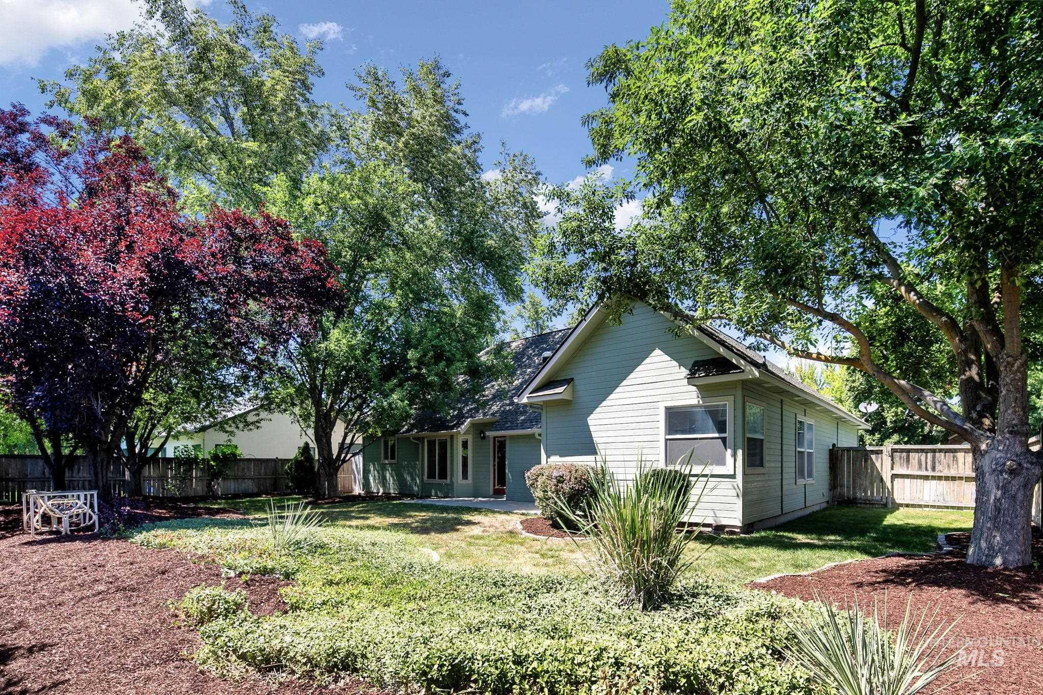 149 S Cobblestone Way, Eagle, Idaho 83616, 4 Bedrooms, 3 Bathrooms, Residential For Sale, Price $535,000,MLS 98993490