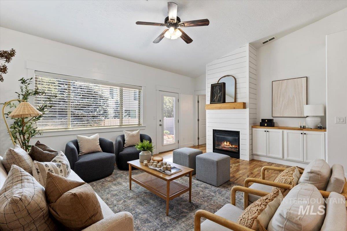 1299 La Reata Way, Middleton, Idaho 83644, 4 Bedrooms, 2.5 Bathrooms, Residential For Sale, Price $485,000,MLS 98993491