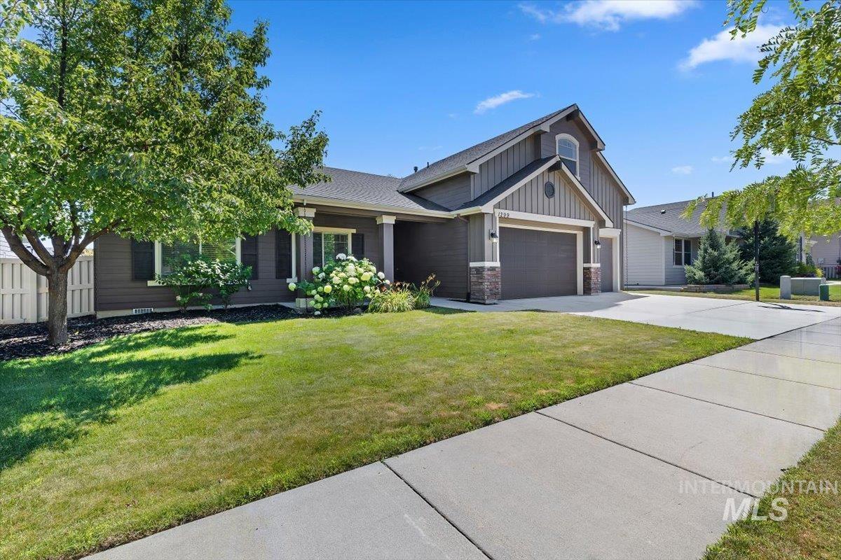 1299 La Reata Way, Middleton, Idaho 83644, 4 Bedrooms, 2.5 Bathrooms, Residential For Sale, Price $485,000,MLS 98993491