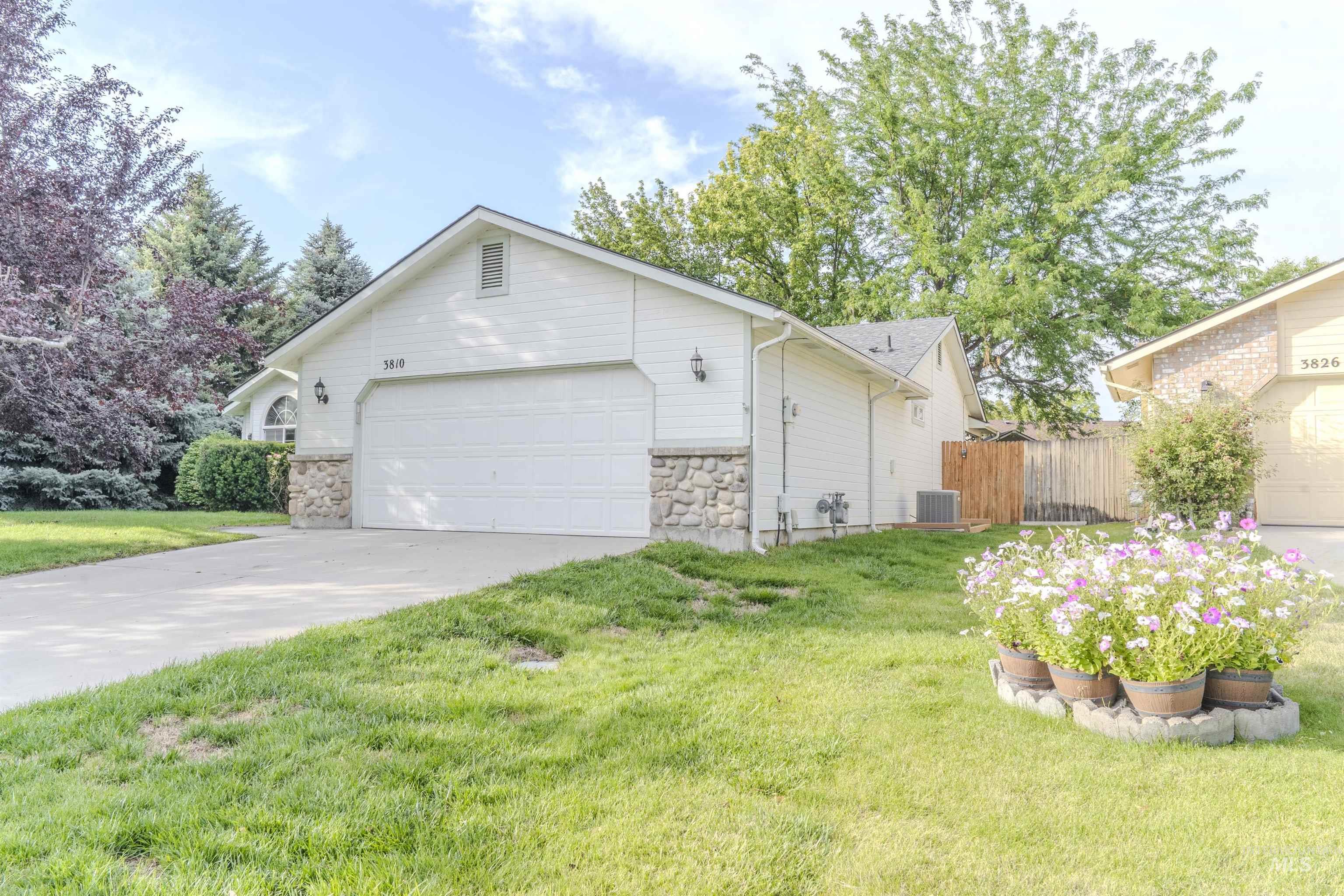 3810 E Anemone, Boise, Idaho 83716, 3 Bedrooms, 2 Bathrooms, Residential For Sale, Price $499,000,MLS 98993492