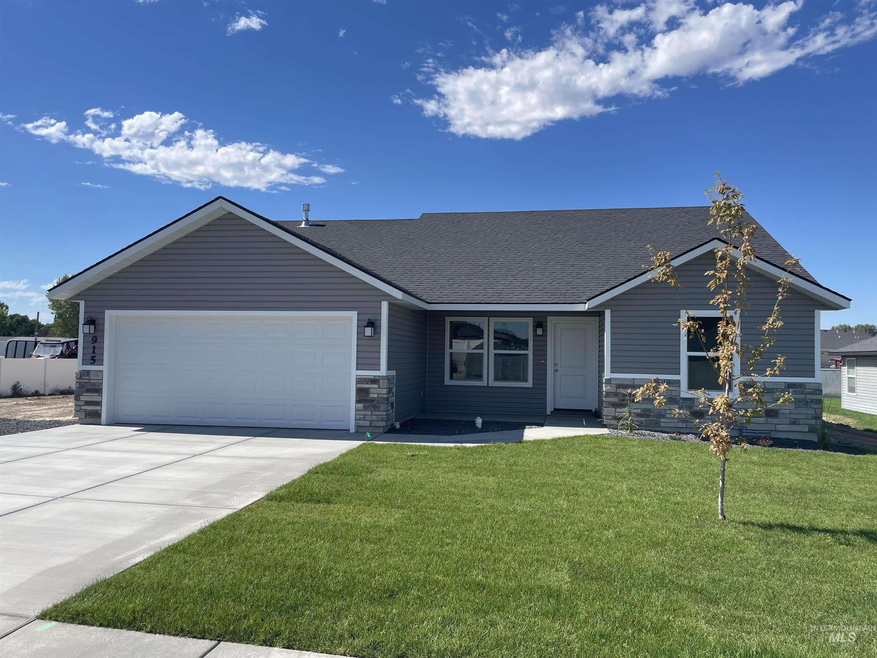 915 Blueridge Dr, Kimberly, Idaho 83341-1830, 3 Bedrooms, 2 Bathrooms, Residential For Sale, Price $369,900, 98993493