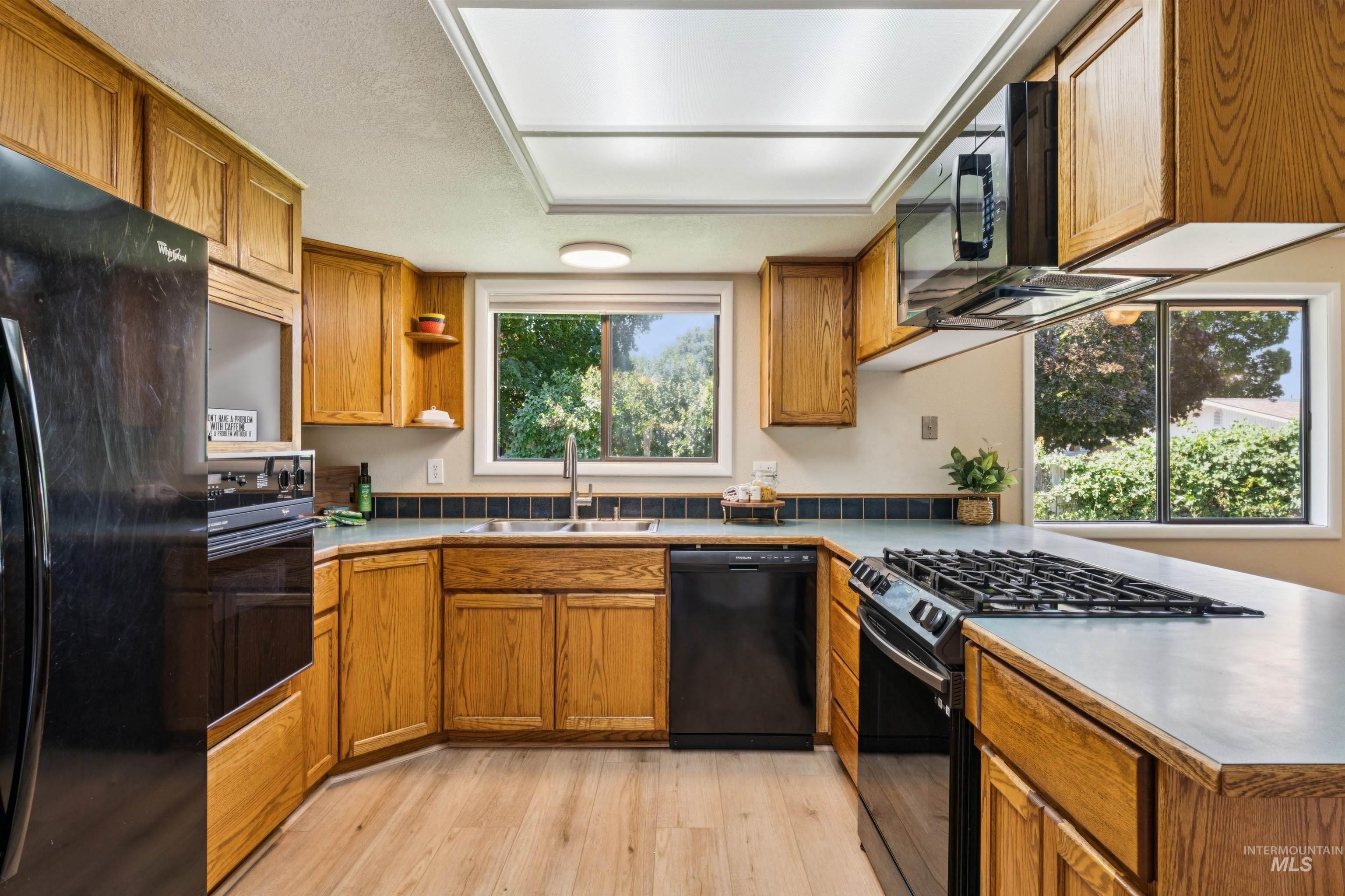 3285 N Buckboard Way, Boise, Idaho 83713, 3 Bedrooms, 2.5 Bathrooms, Residential For Sale, Price $429,900, 98993496