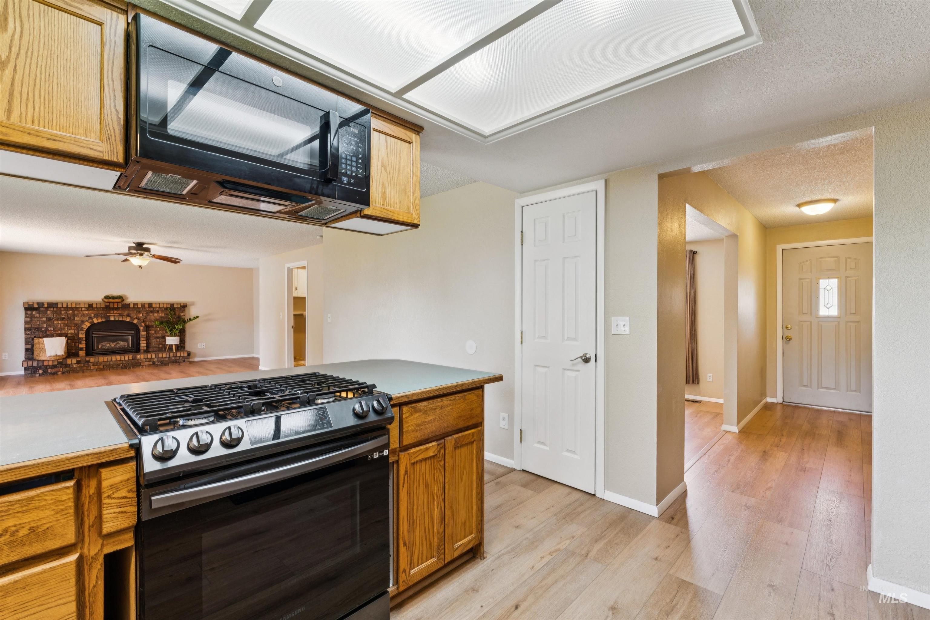 3285 N Buckboard Way, Boise, Idaho 83713, 3 Bedrooms, 2.5 Bathrooms, Residential For Sale, Price $429,900, 98993496