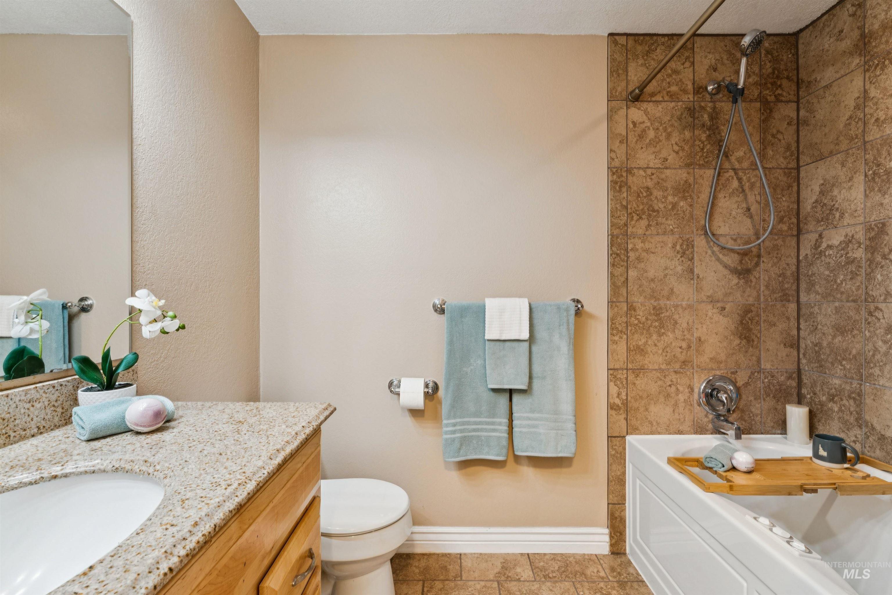 3285 N Buckboard Way, Boise, Idaho 83713, 3 Bedrooms, 2.5 Bathrooms, Residential For Sale, Price $429,900, 98993496