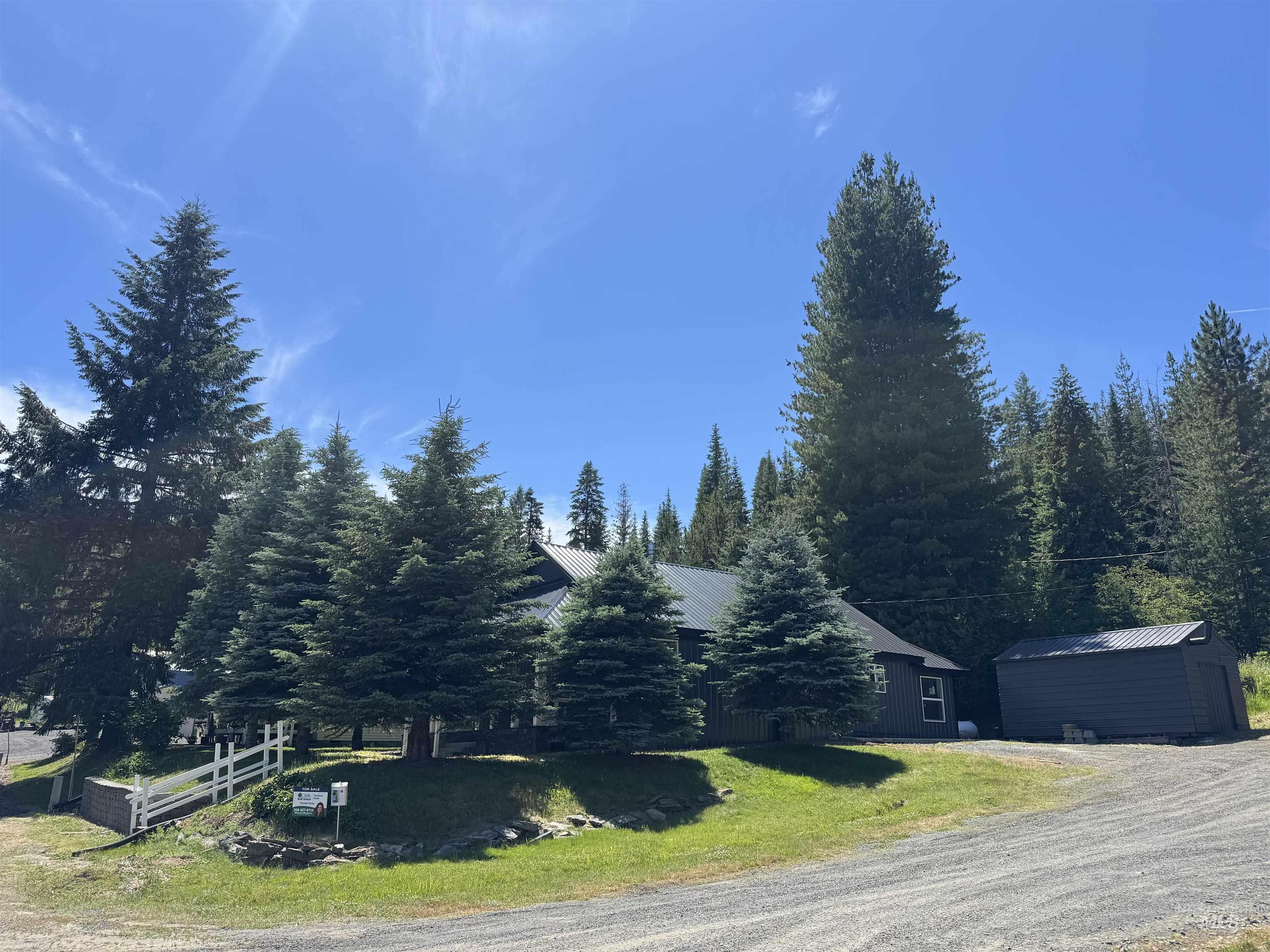 402 S 3rd St, Elk River, Idaho 83827, 2 Bedrooms, 1 Bathroom, Residential For Sale, Price $345,000, 98993500