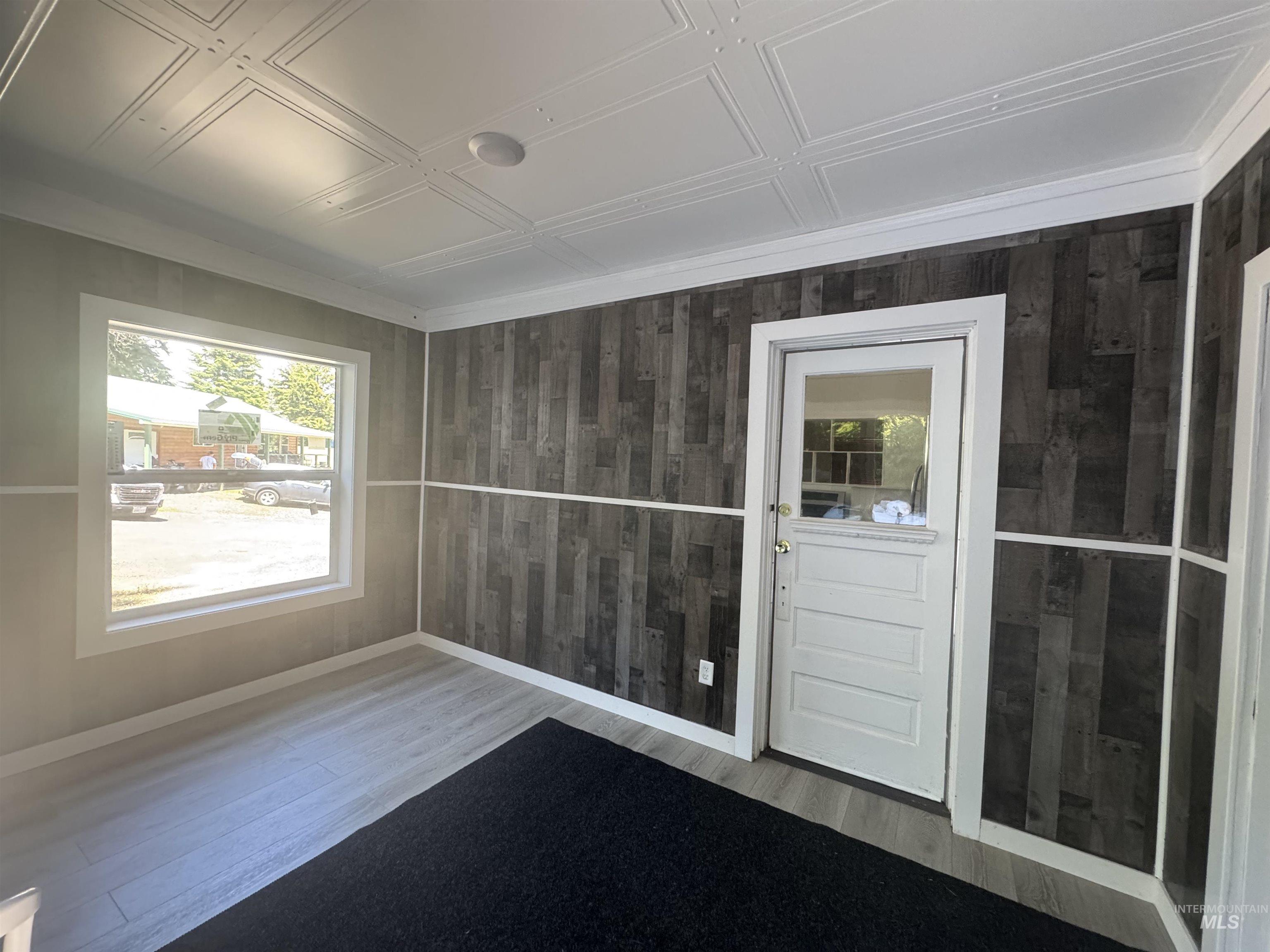 402 S 3rd St, Elk River, Idaho 83827, 2 Bedrooms, 1 Bathroom, Residential For Sale, Price $345,000, 98993500
