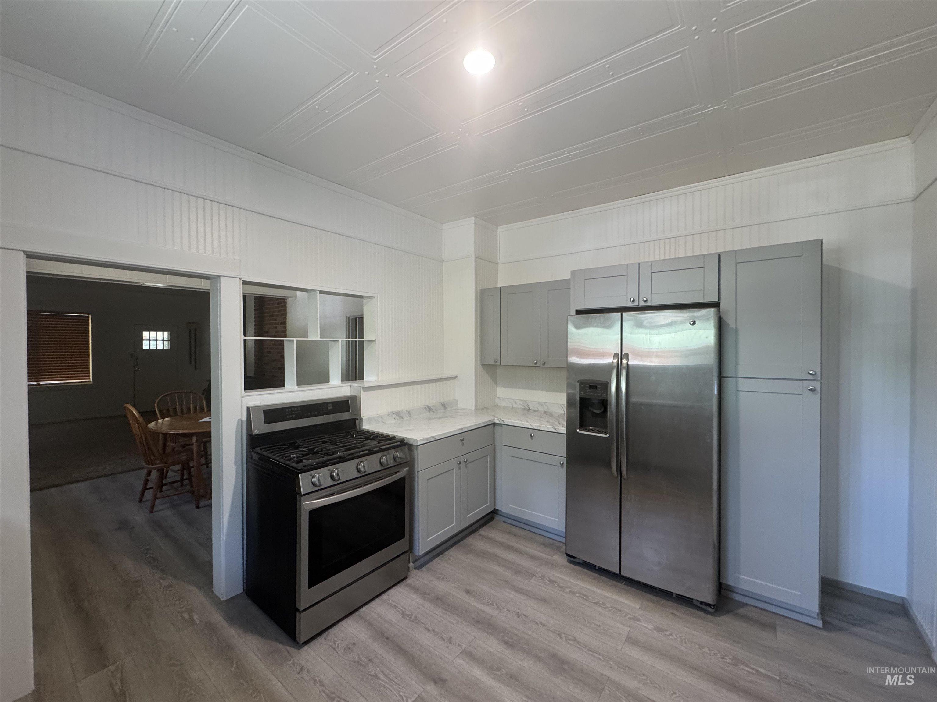 402 S 3rd St, Elk River, Idaho 83827, 2 Bedrooms, 1 Bathroom, Residential For Sale, Price $345,000, 98993500