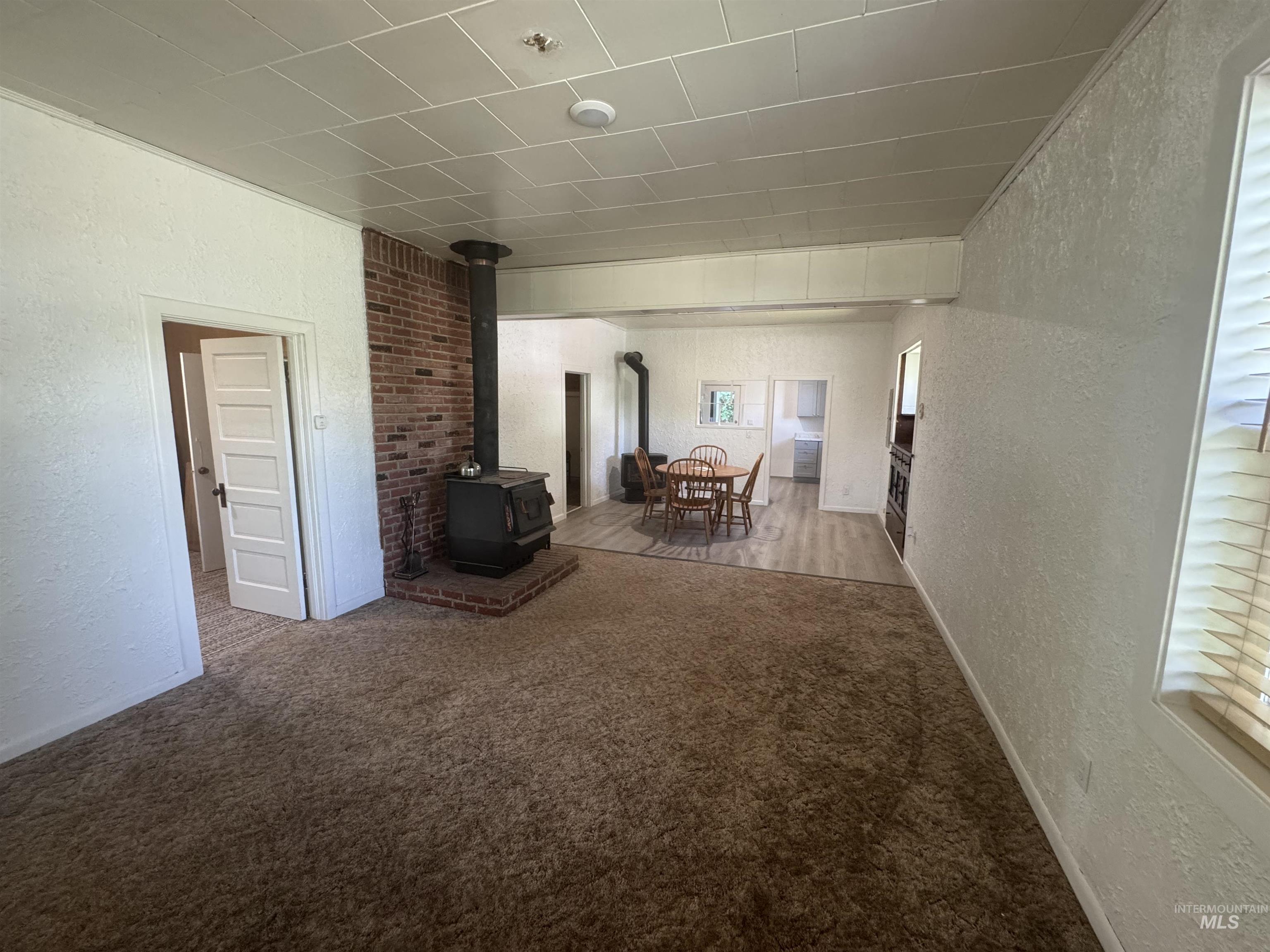 402 S 3rd St, Elk River, Idaho 83827, 2 Bedrooms, 1 Bathroom, Residential For Sale, Price $345,000, 98993500