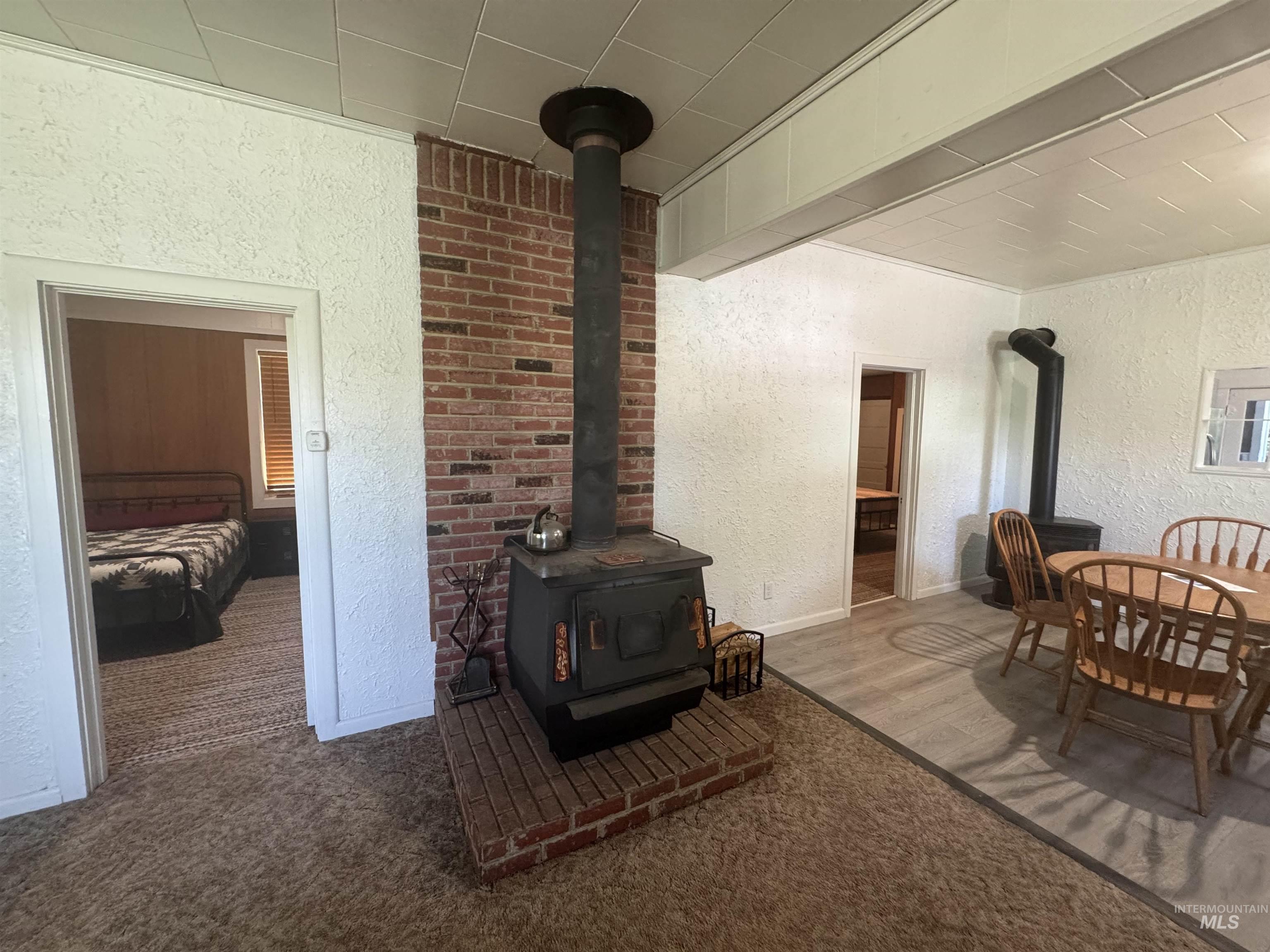 402 S 3rd St, Elk River, Idaho 83827, 2 Bedrooms, 1 Bathroom, Residential For Sale, Price $345,000, 98993500