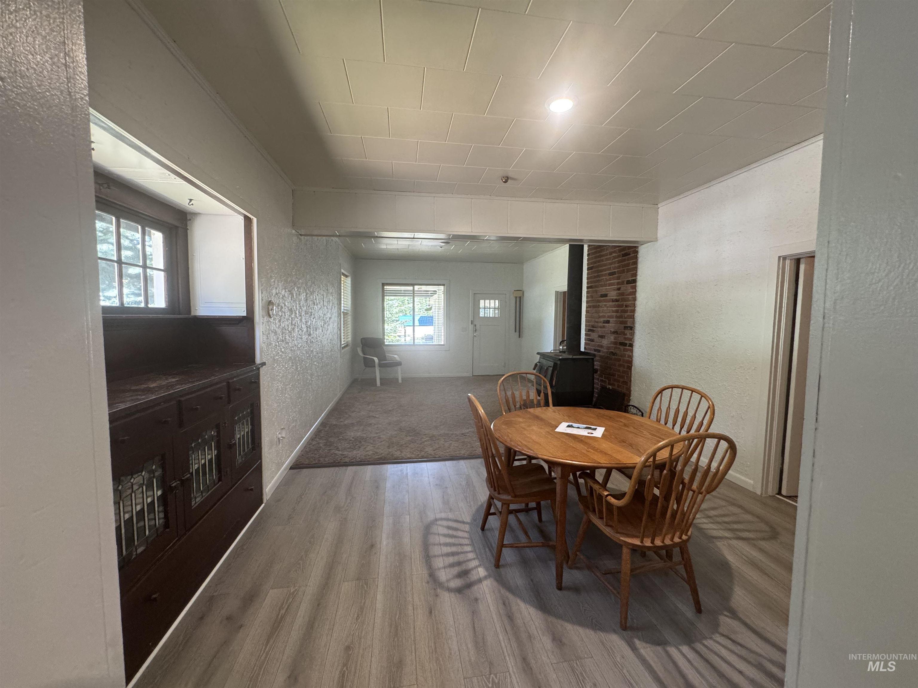 402 S 3rd St, Elk River, Idaho 83827, 2 Bedrooms, 1 Bathroom, Residential For Sale, Price $345,000, 98993500