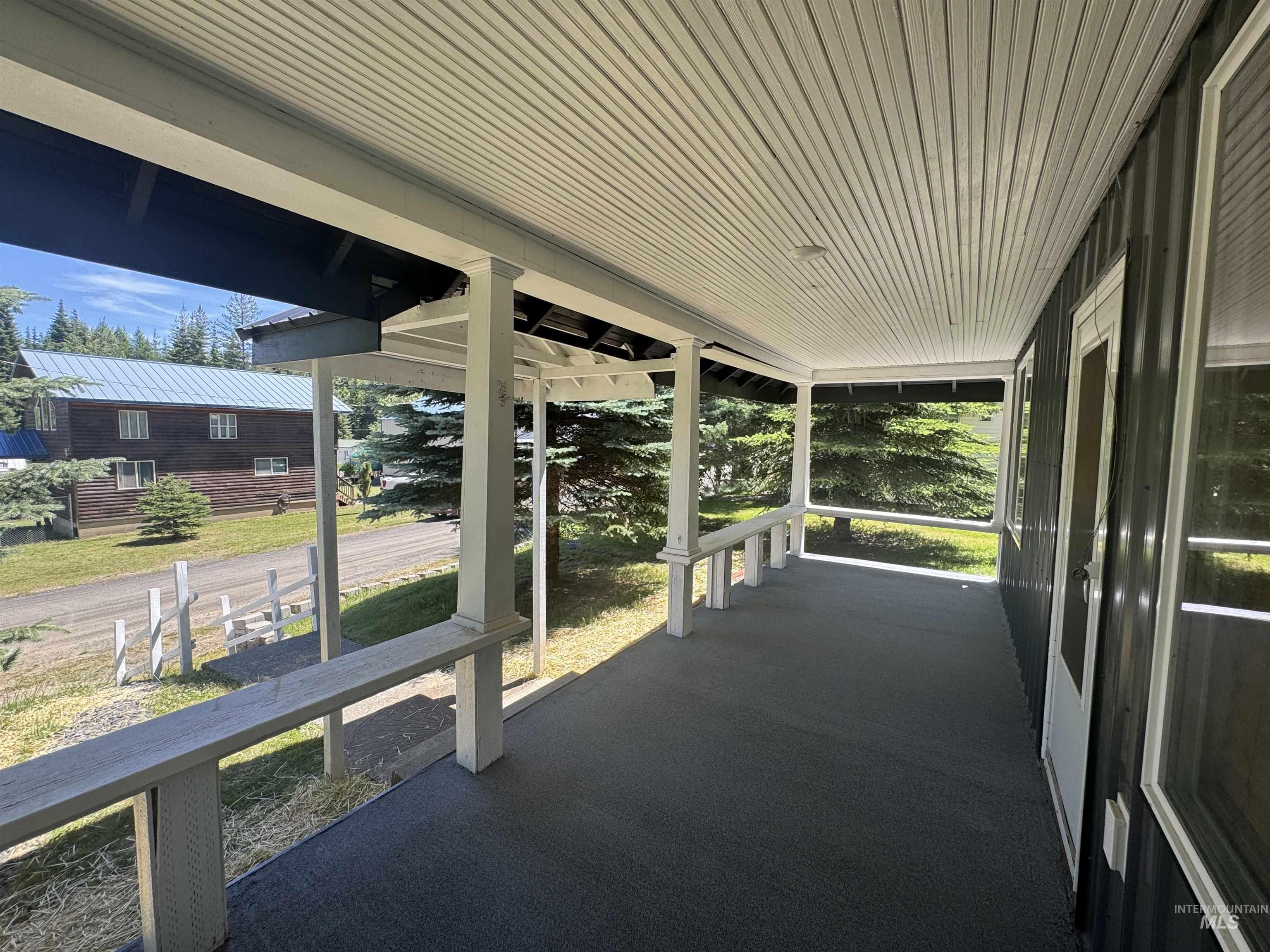 402 S 3rd St, Elk River, Idaho 83827, 2 Bedrooms, 1 Bathroom, Residential For Sale, Price $345,000, 98993500