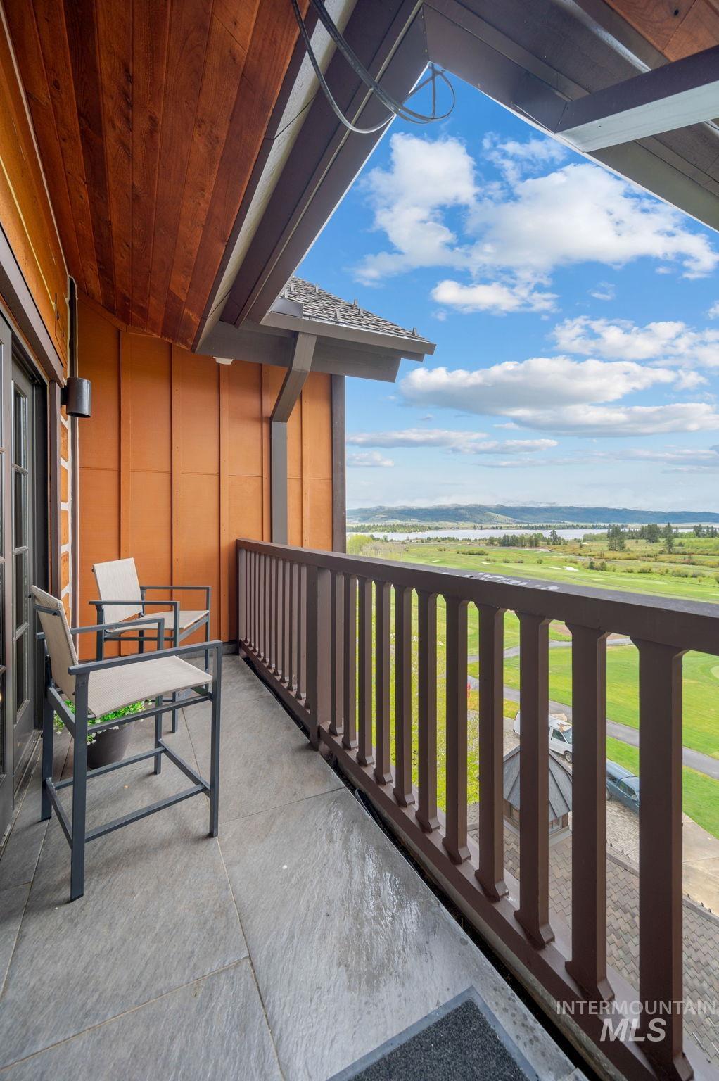 75 Arling Center Ct, Donnelly, Idaho 83615, 2 Bedrooms, 2 Bathrooms, Residential For Sale, Price $1,200,000,MLS 98993513