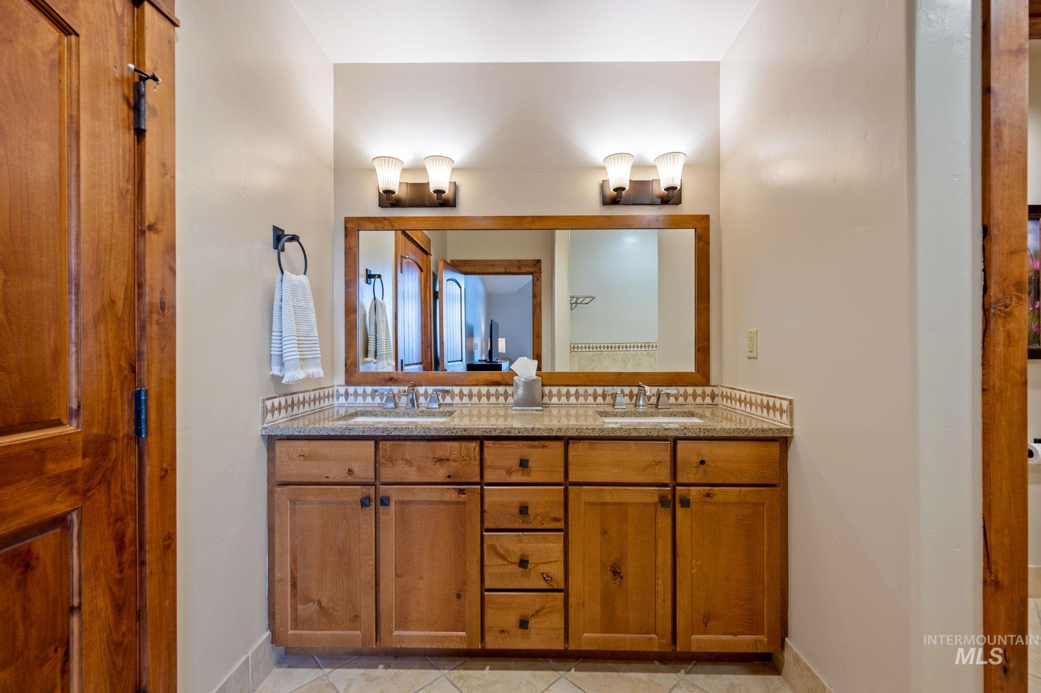 75 Arling Center Ct, Donnelly, Idaho 83615, 2 Bedrooms, 2 Bathrooms, Residential For Sale, Price $1,200,000,MLS 98993513